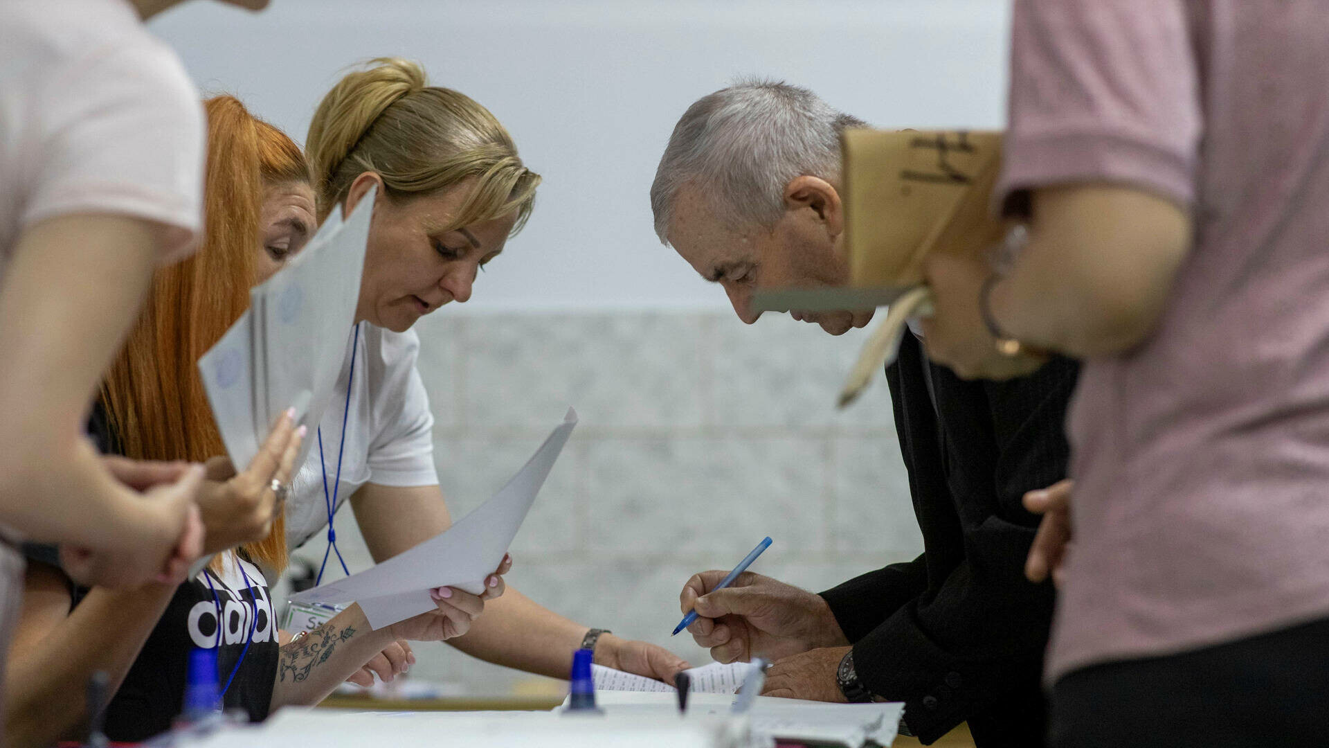 Câți români au dreptul să voteze la alegerile prezidențiale. Statistica oficială de la AEP. DOCUMENT