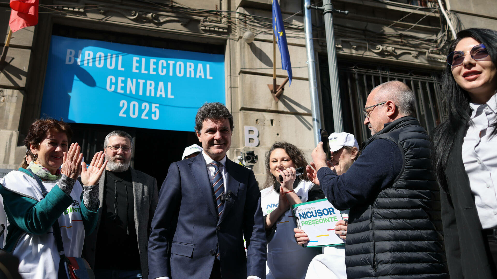 BEC a respins cerere lui Nicușor Dan de eliminare a pozelor publicate de Elena Lasconi. Motivarea deciziei. DOCUMENT