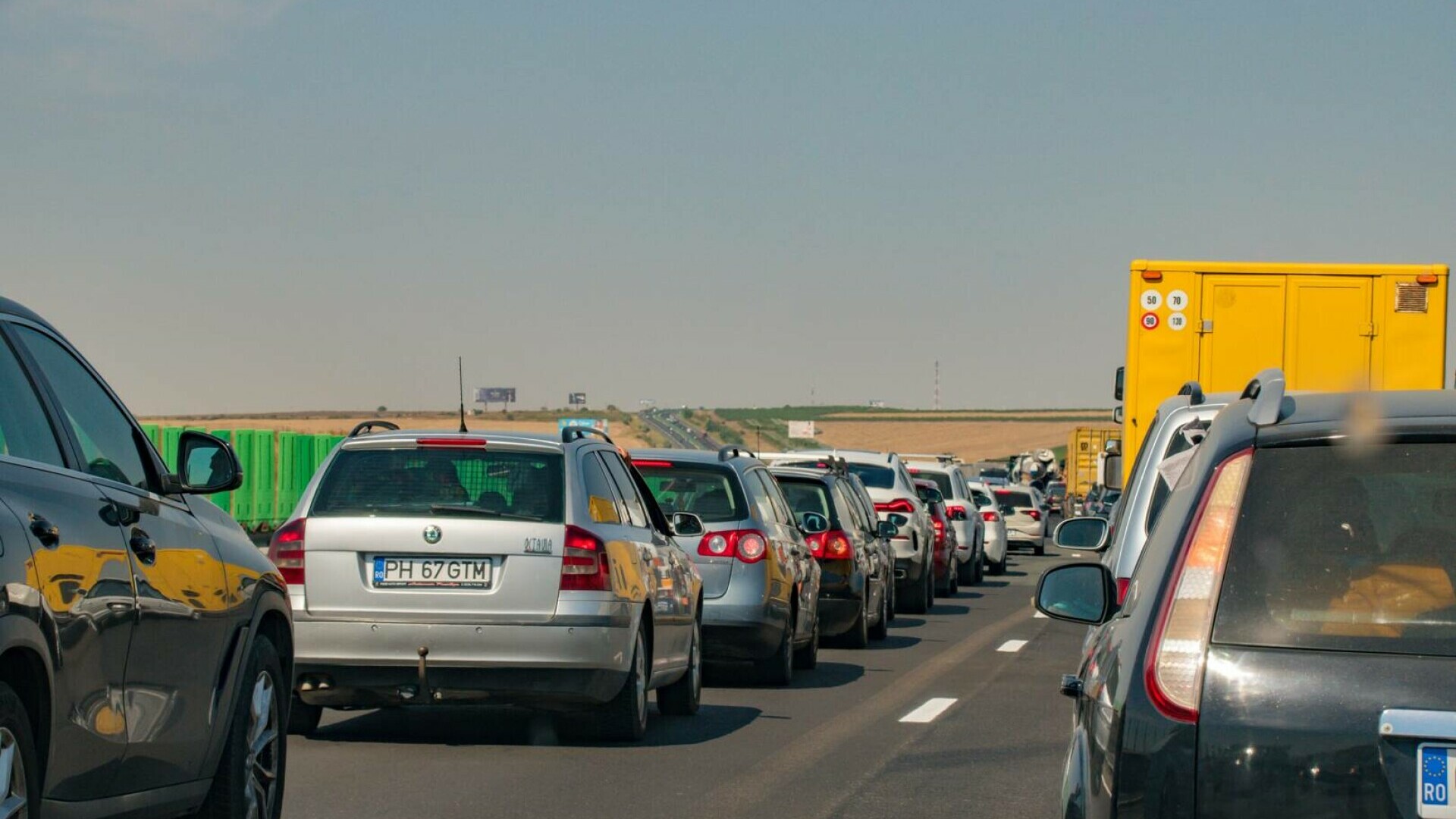 Românii se întorc din minivacanța de 1 MAI. Trafic aglomerat pe DN1 Valea Prahovei și pe A2 Constanţa-Bucureşti