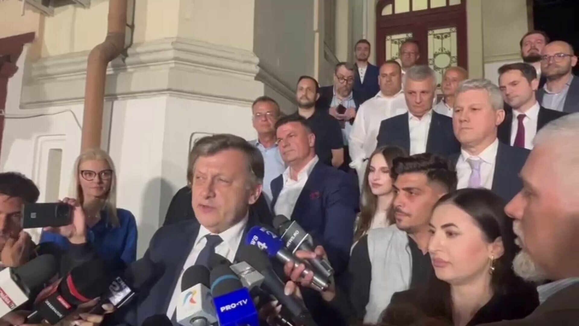 Crin Antonescu și-a recunoscut înfrângerea în alegerile prezidențiale: „Este un rezultat ireversibil”