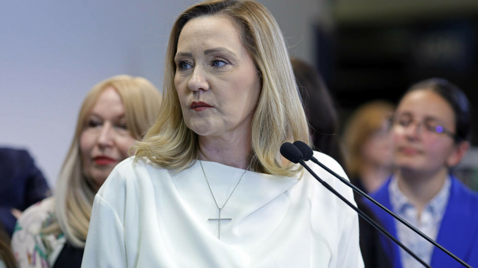 Primul cap căzut după rezultatul alegerilor prezidențiale. Elena Lasconi demisionează de la conducerea USR