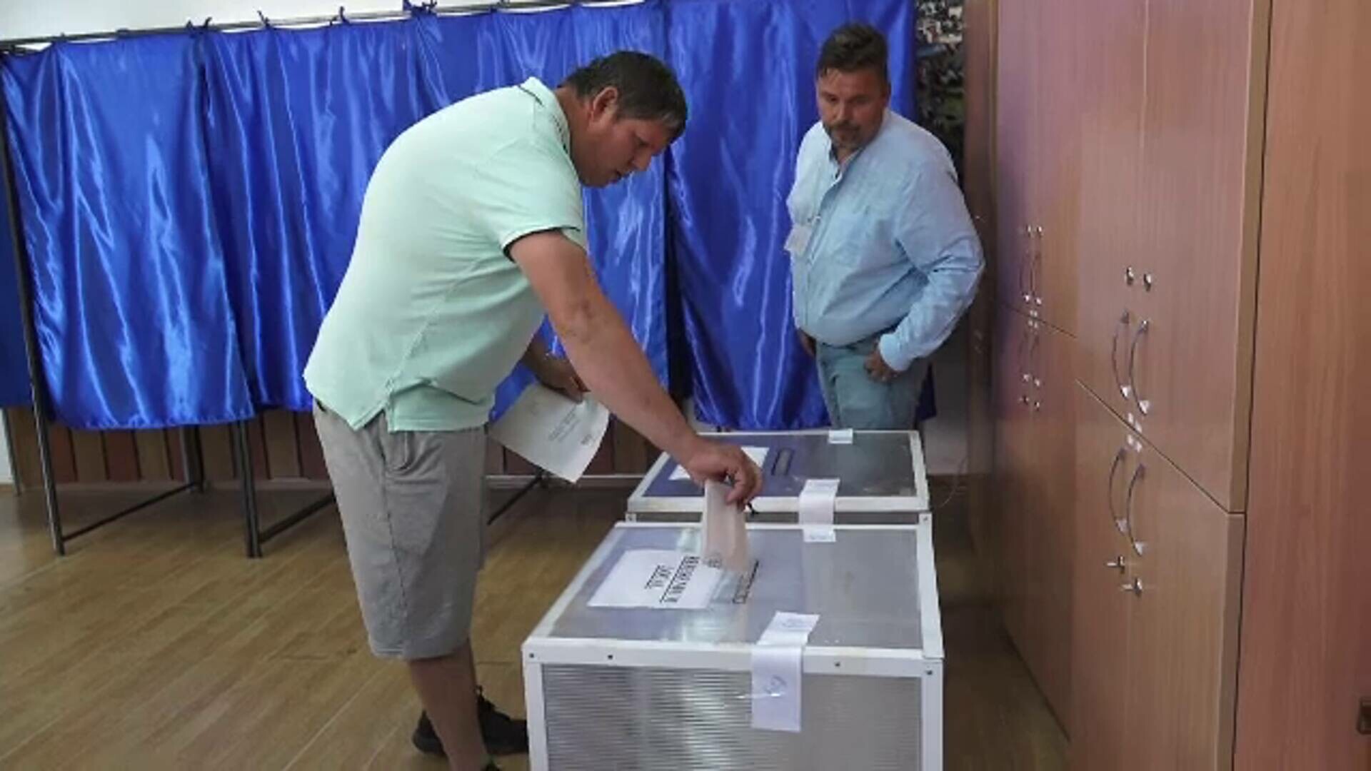 Ce au ales mii de români, duminică, pe lângă președinte. Alegerile despre care s-a vorbit mai puțin