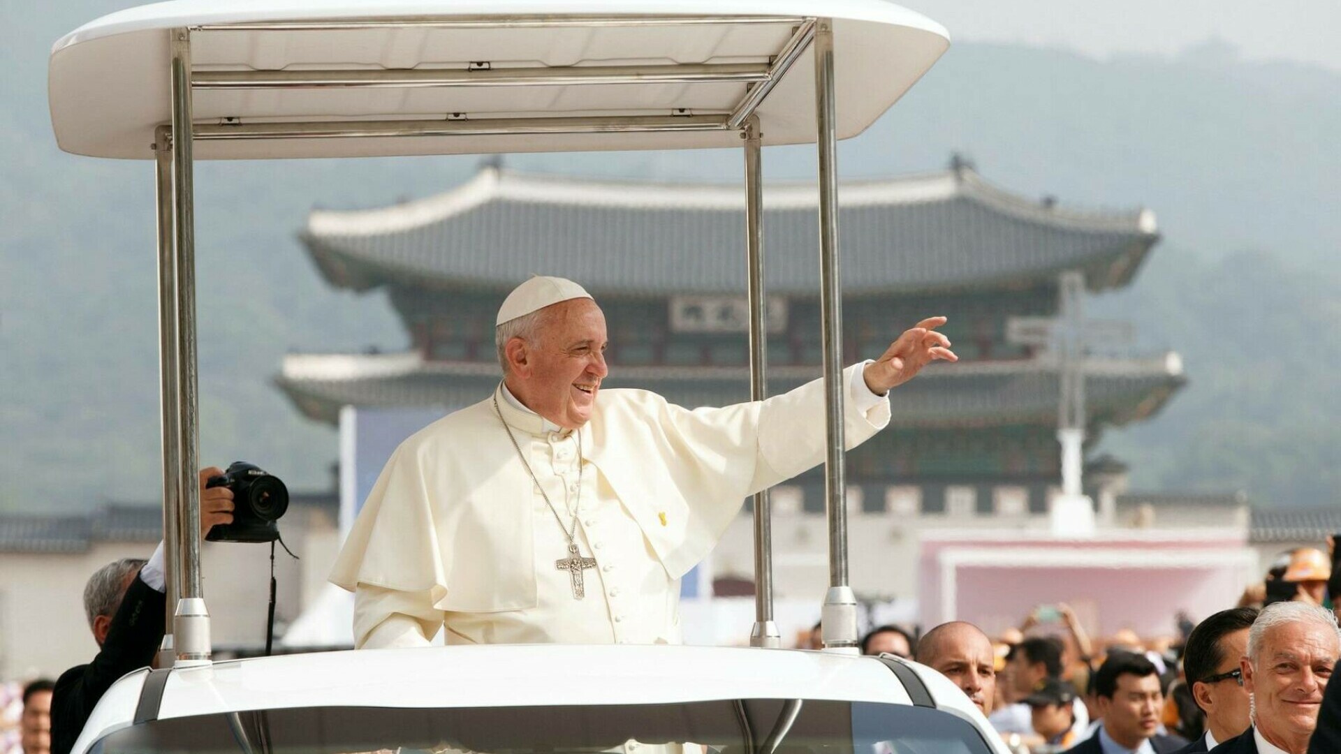 Unul dintre papamobilele Papei Francisc va fi transformat în spital mobil pentru copiii din Gaza