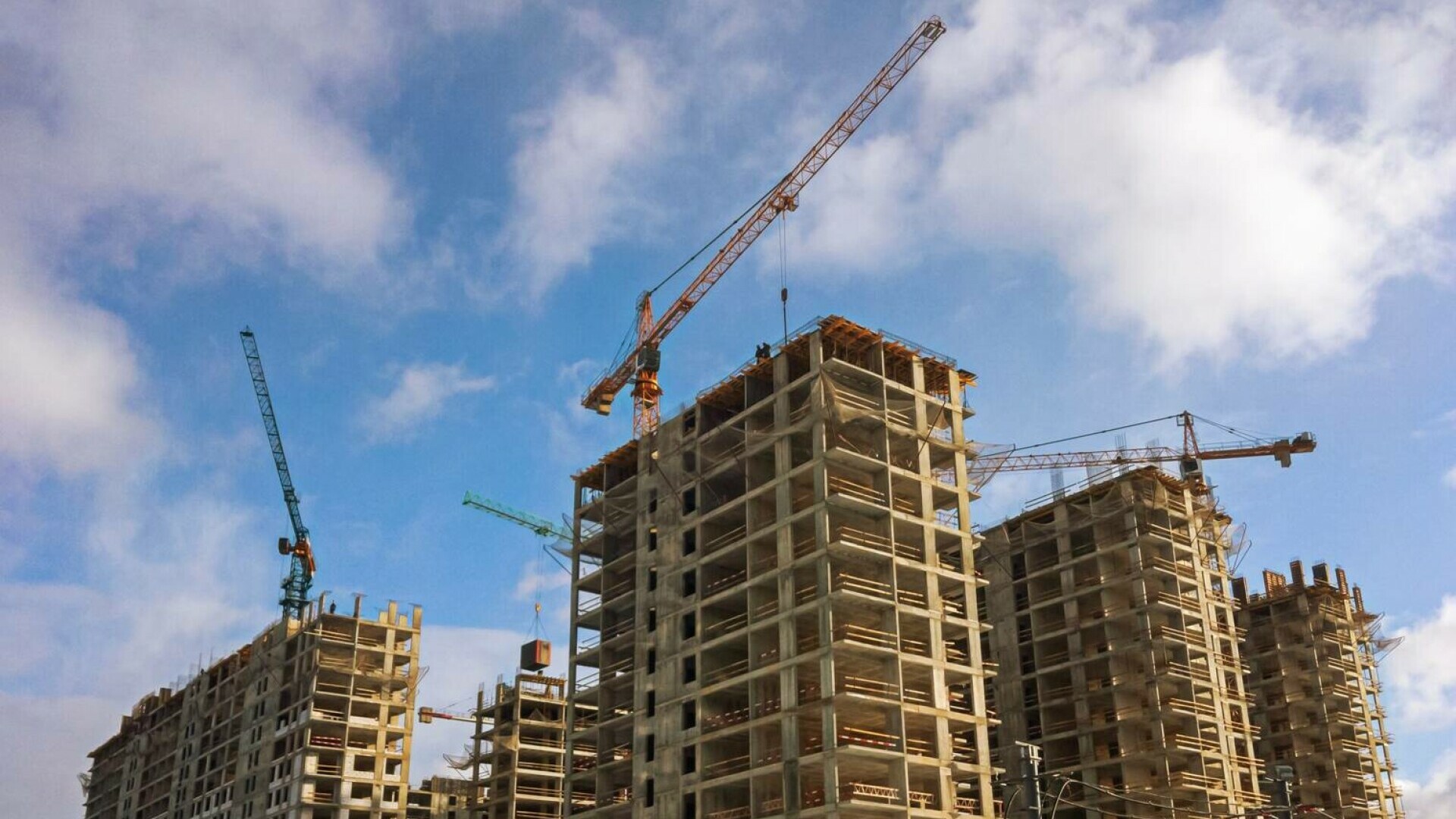Scumpiri accelerate pe piața imobiliară din București. Cât costă metrul pătrat construit în Capitală