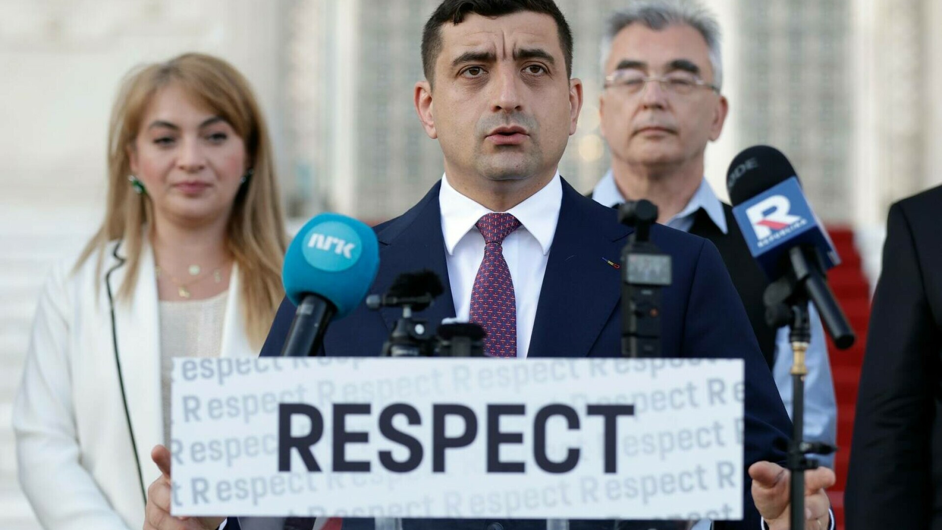 Cum a reușit George Simion să cucerească diaspora cu un mesaj ultranaționalist. Arma secretă a candidatului AUR