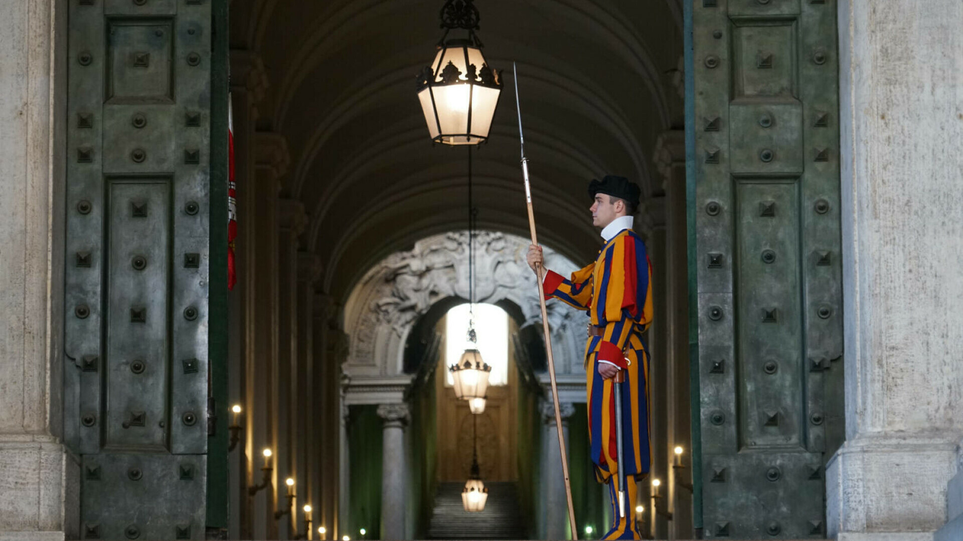 Vaticanul își dezactivează telefonia mobilă, în tot statul nu mai există niciun dispozitiv care poate face înregistrări