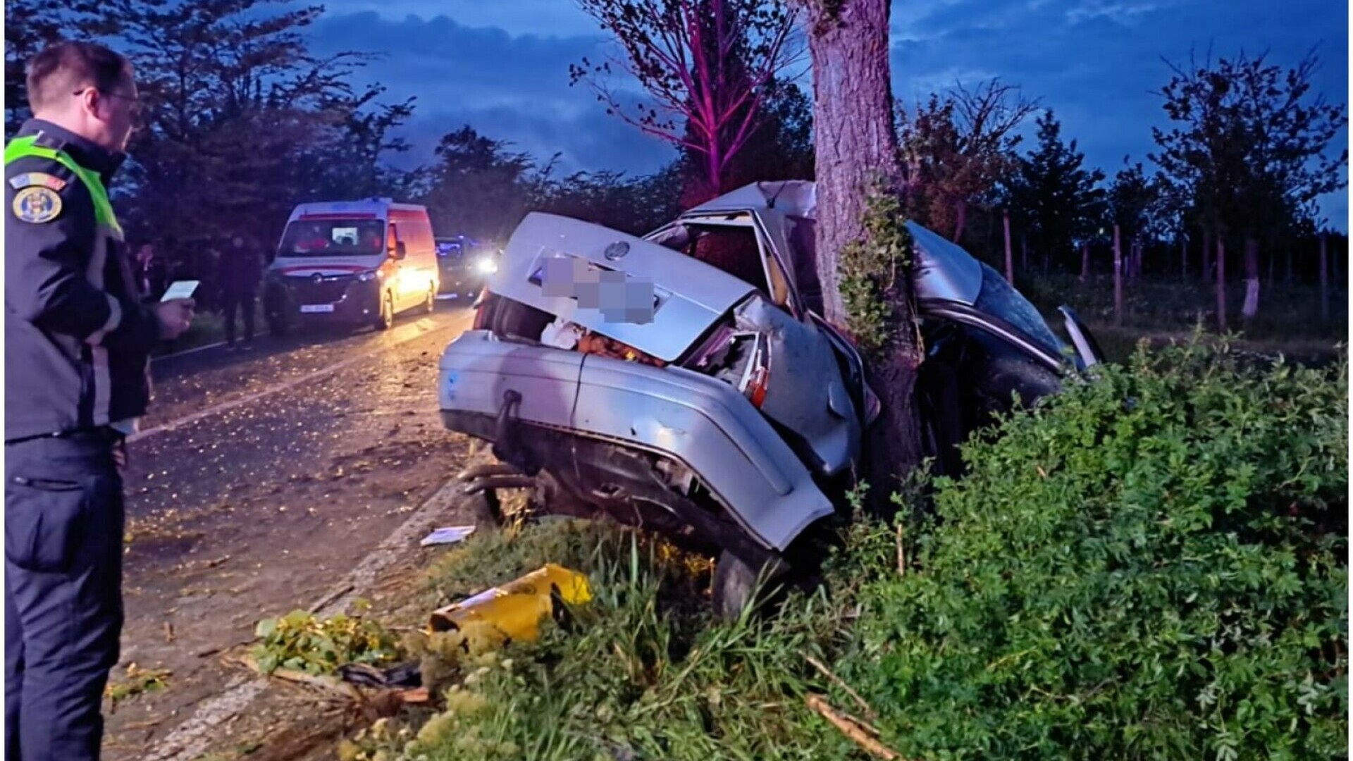 Accident cumplit în Vaslui. Un șofer de 20 de ani a murit, iar un adolescent se află în comă