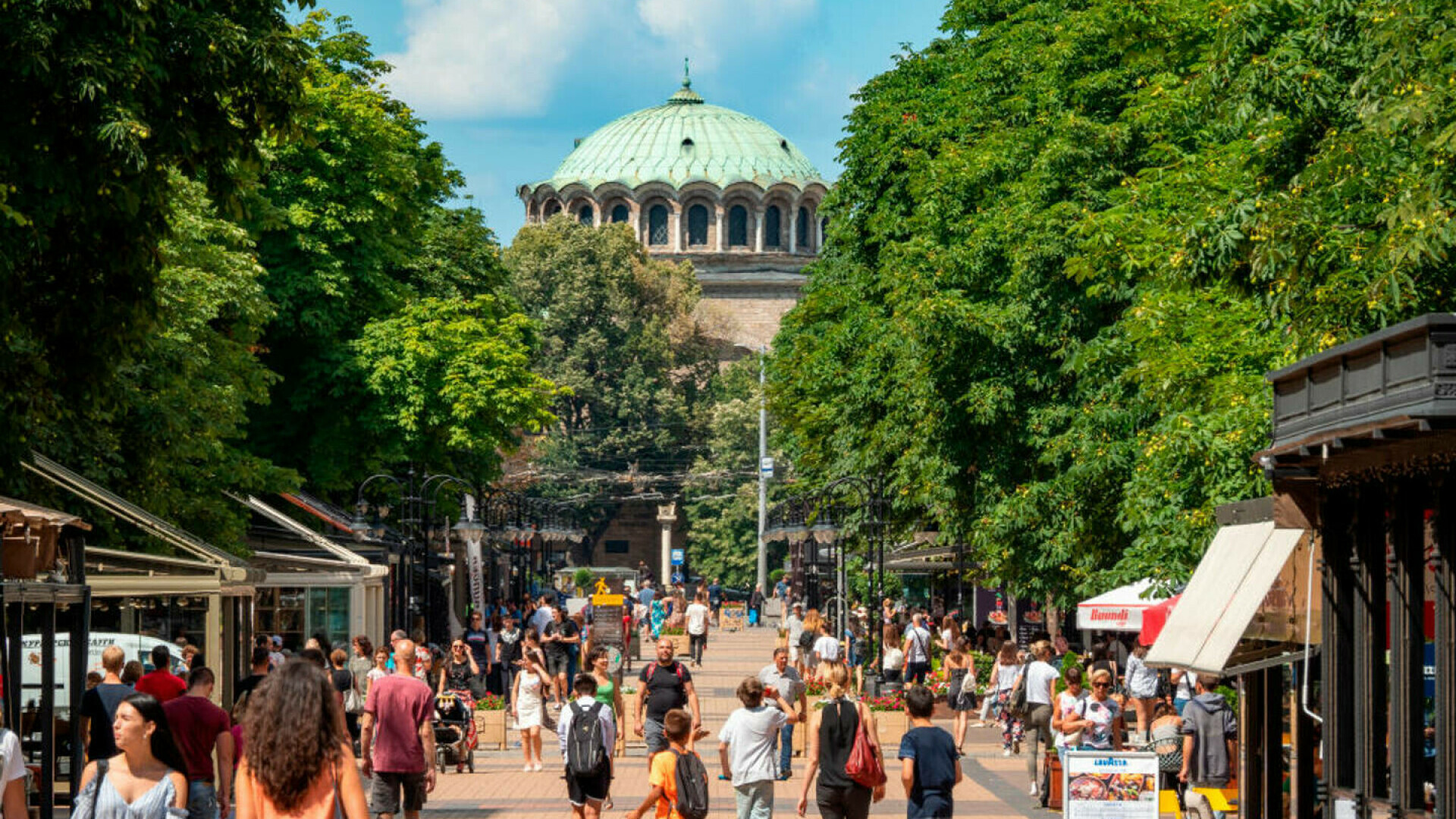 Țara din UE care se pregătește să își schimbe moneda. Deja schimbă prețurile în magazine