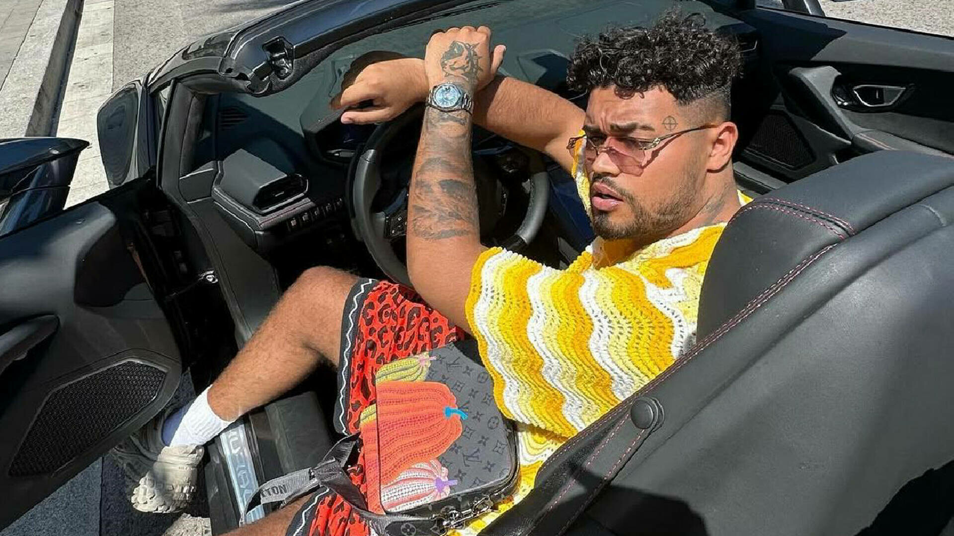 Cel mai cunoscut rapper turc, arestat și încarcerat pe loc pentru o melodie. Ce a spus în cântecul său | VIDEO