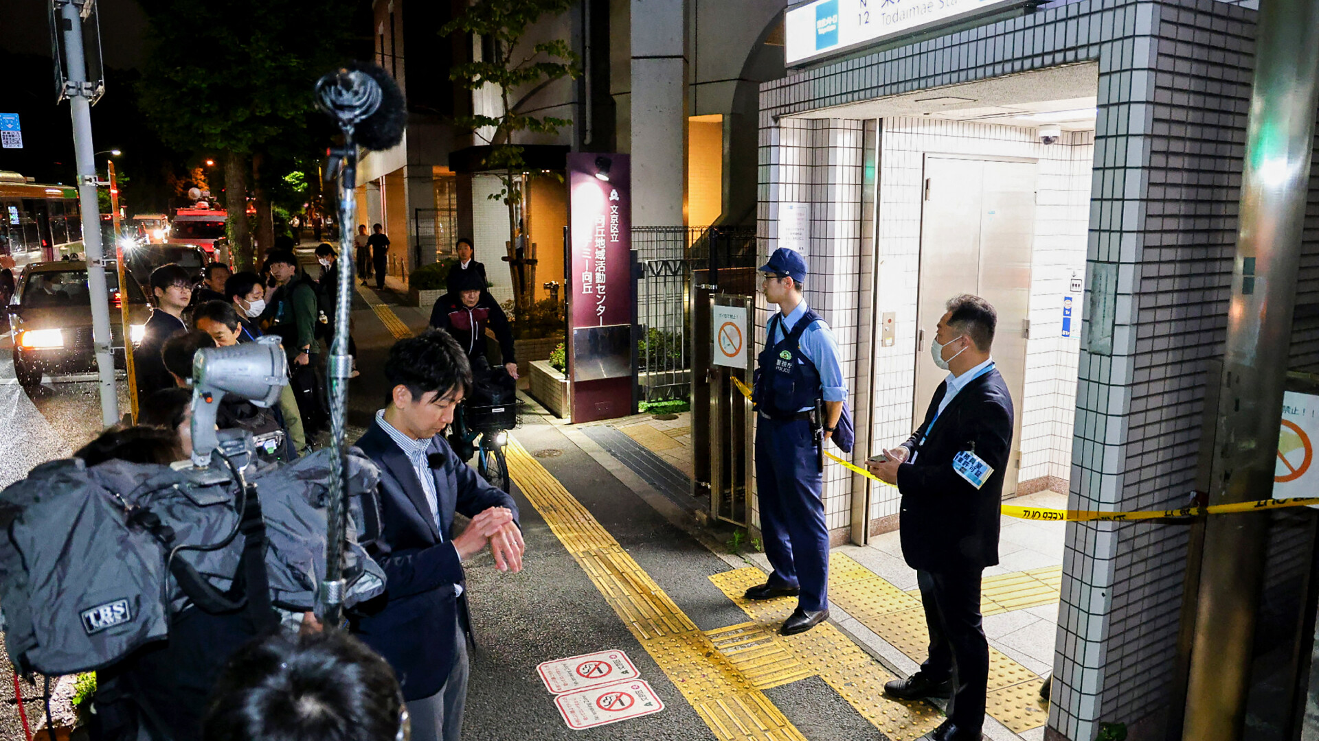 Atac cu cuțitul în metroul din Tokyo. Mai multe persoane au fost rănite. Un bărbat a fost arestat