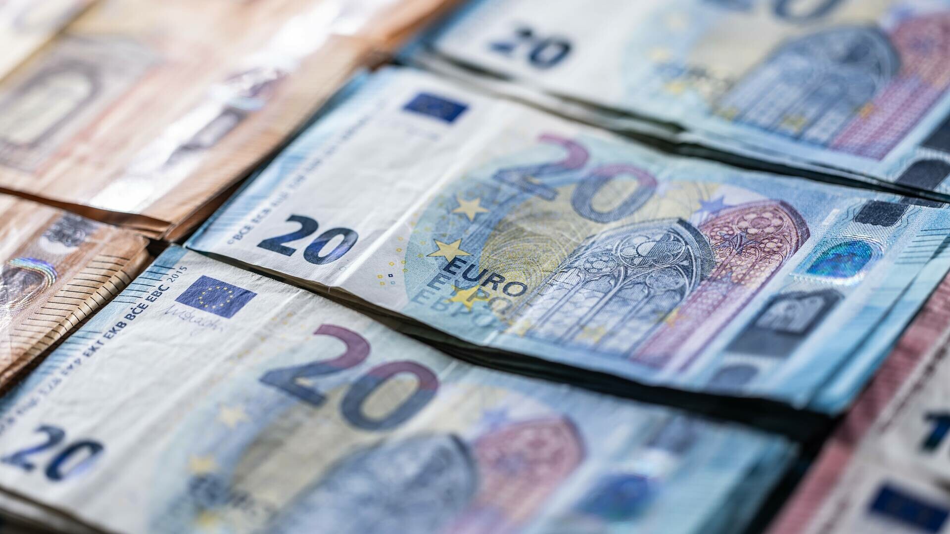 Semnal de alarmă. Investiţiile străine directe în România au scăzut cu peste 30% în primul trimestru