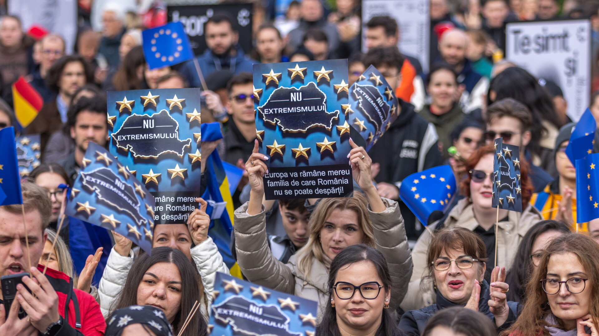 Mii de oameni au ieșit în stradă în marile orașe ale țării, pe 9 Mai: „România nu uita, Europa-i casa ta”. FOTO
