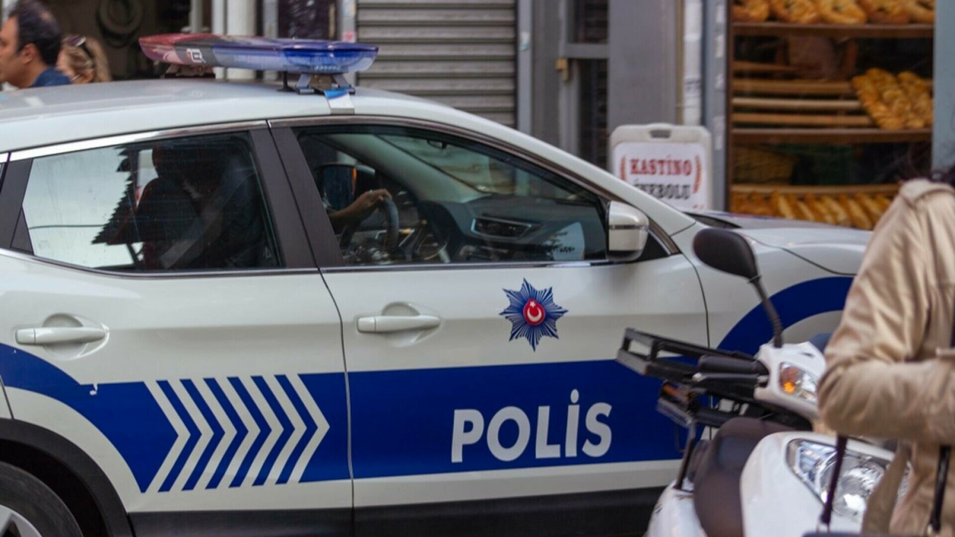 Poliţia dintr-un oraş din Turcia a ars 20 de tone confiscate de canabis și a provocat locuitorilor halucinaţii mai multe zile