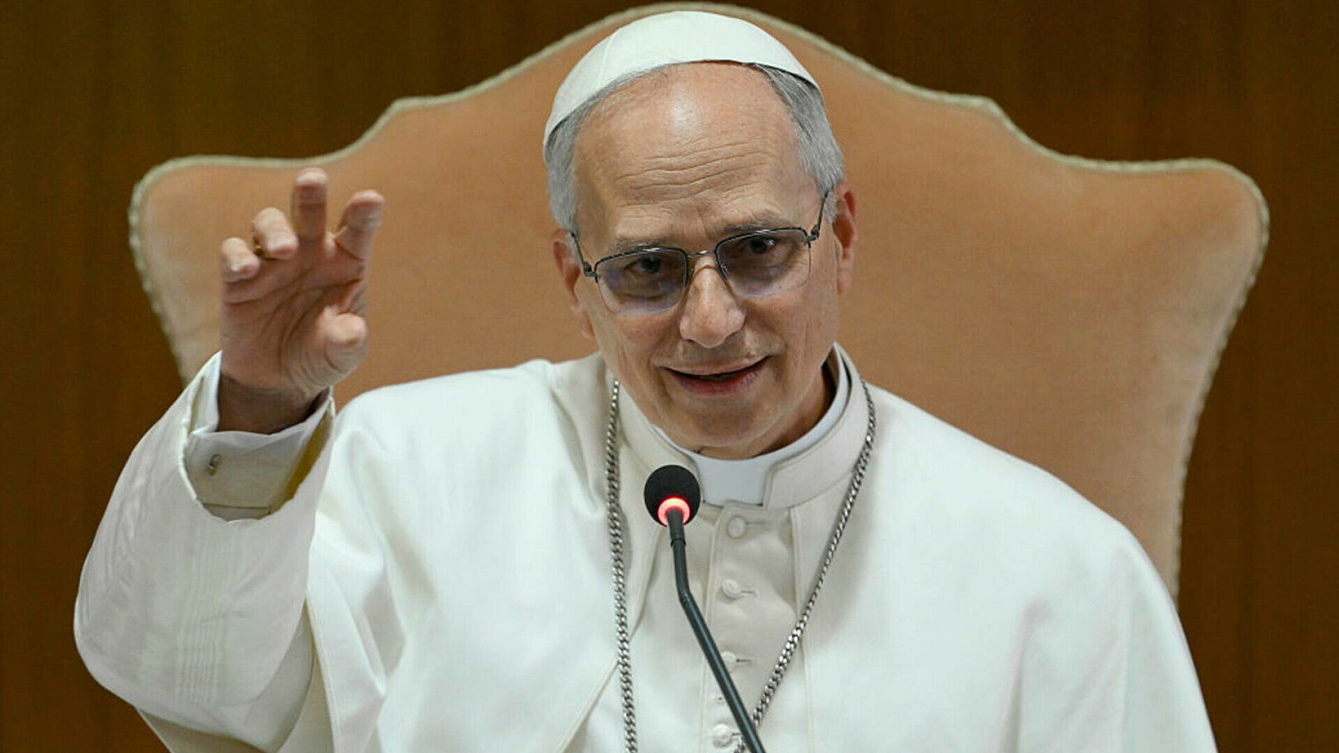 Papa Leon al XIV-lea, despre inteligența artificială: ”O provocare pentru demnitatea umană, justiție și muncă”
