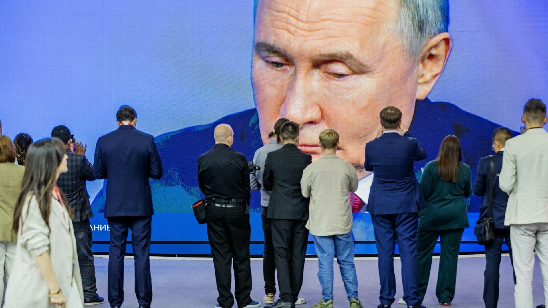 Toată lumea s-a pus de acord să negocieze, urmează ca Putin să se și țină de cuvânt. ”Foarte ocupat să sărbătorească”