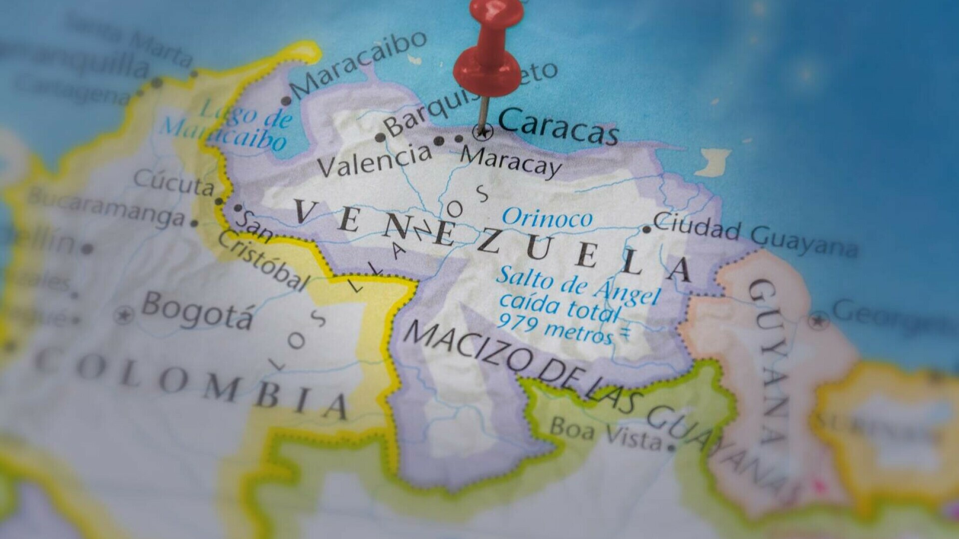 SUA îi avertizează pe americani să nu călătorească în Venezuela. „Detenţie arbitrară, tortură în detenţie, terorism, răpire”