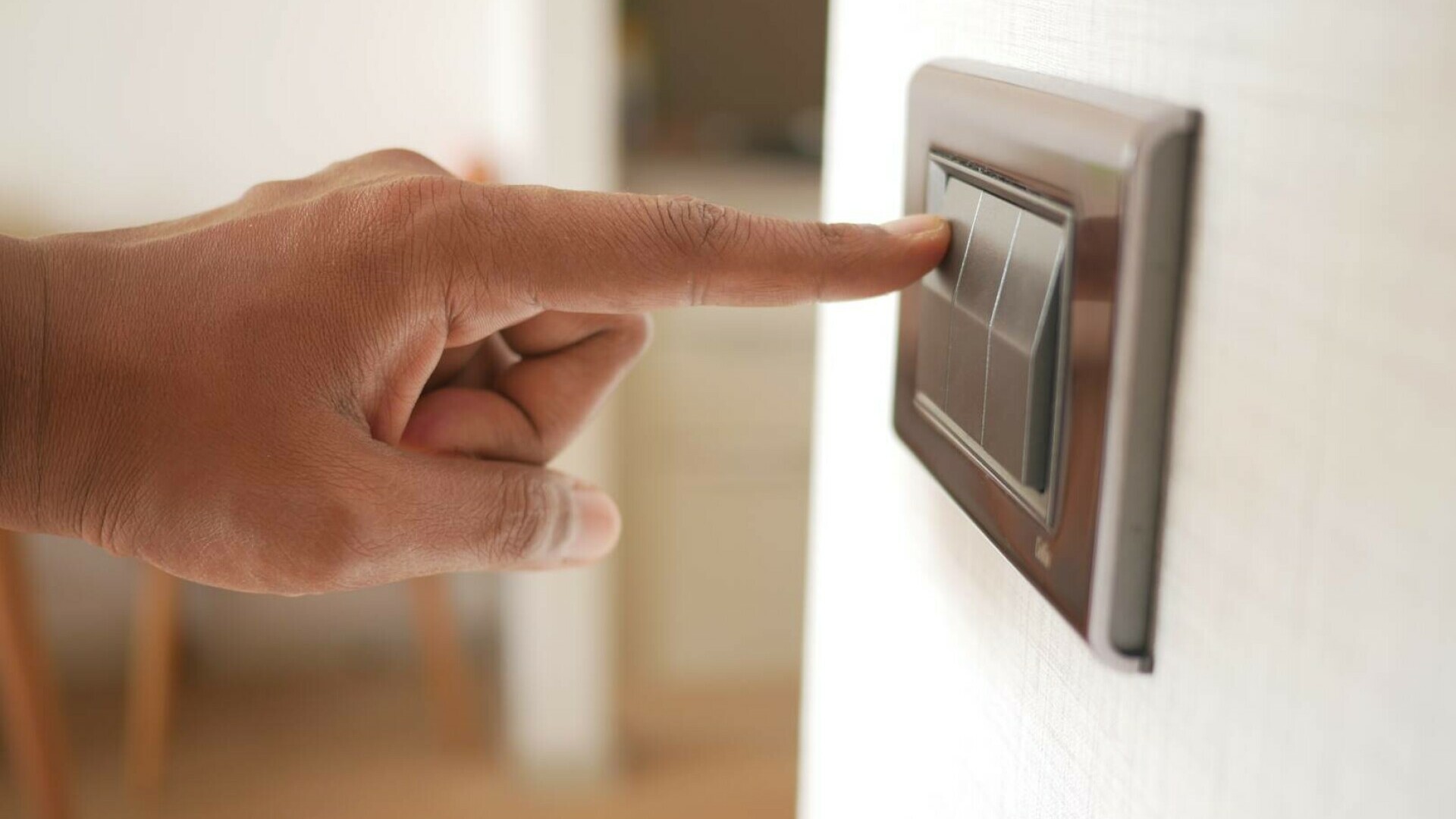 CCIR, despre ce se va întâmpla după alegeri: Dacă pleacă străinii din România, noi închidem lumina, la propriu