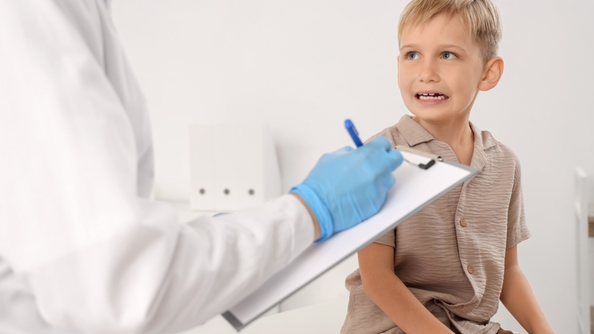 copil la doctor