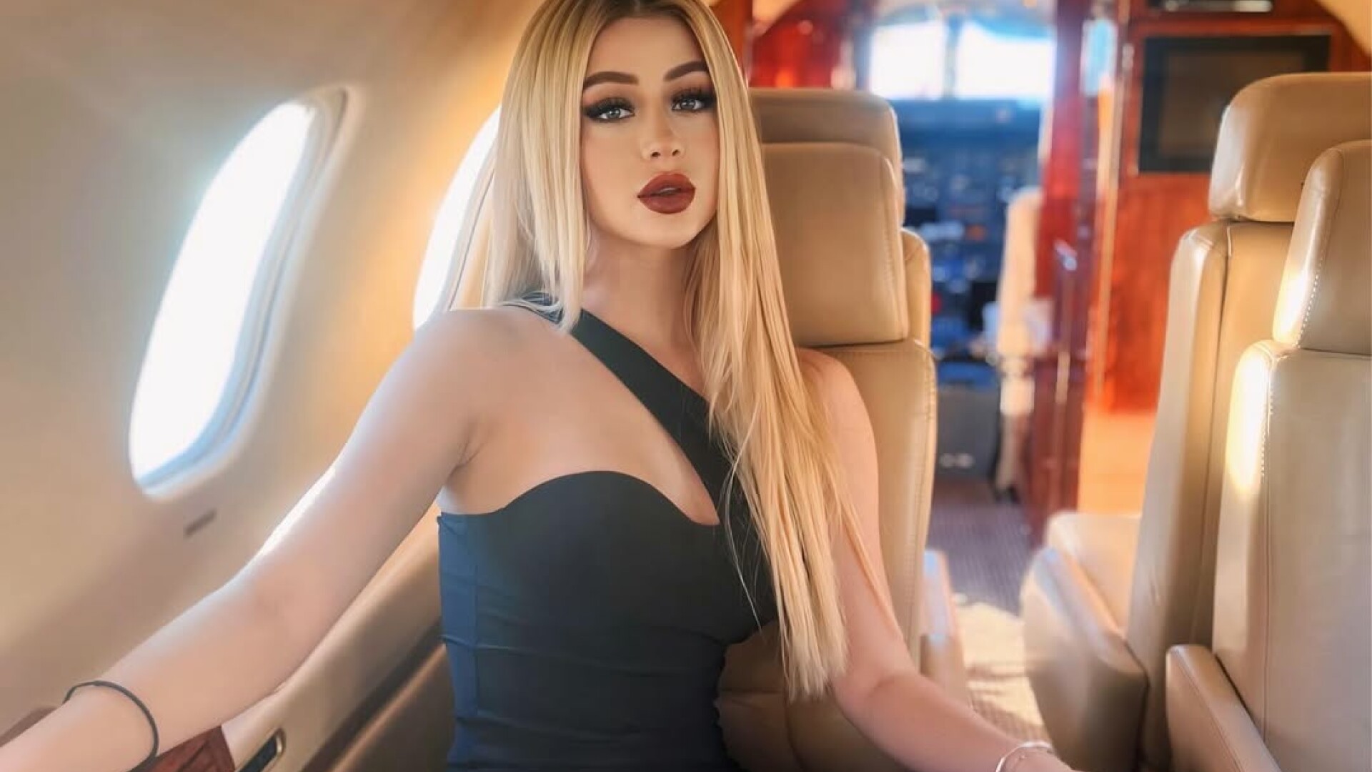 O tânără a fost ucisă în timpul unui live pe TikTok, după ce a primit un colet. Care ar fi motivul