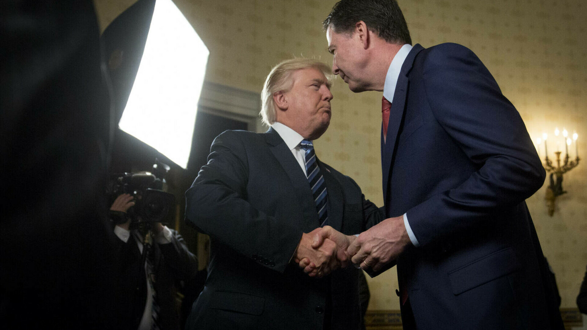 donald trump și James Comey