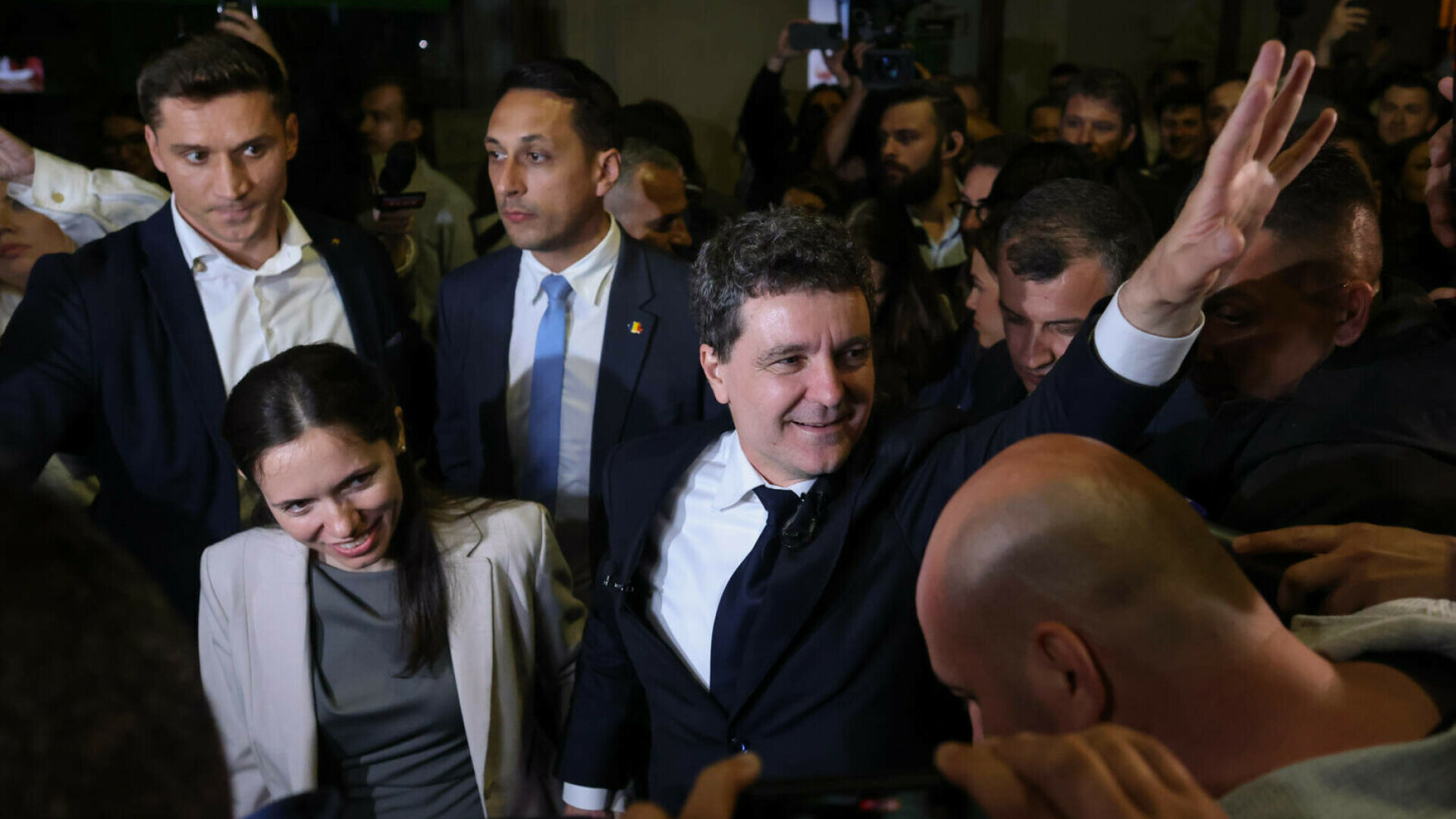 Presa internațională, după victoria lui Nicușor Dan: „Matematicianul a alungat fantoma extremei drepte din România”