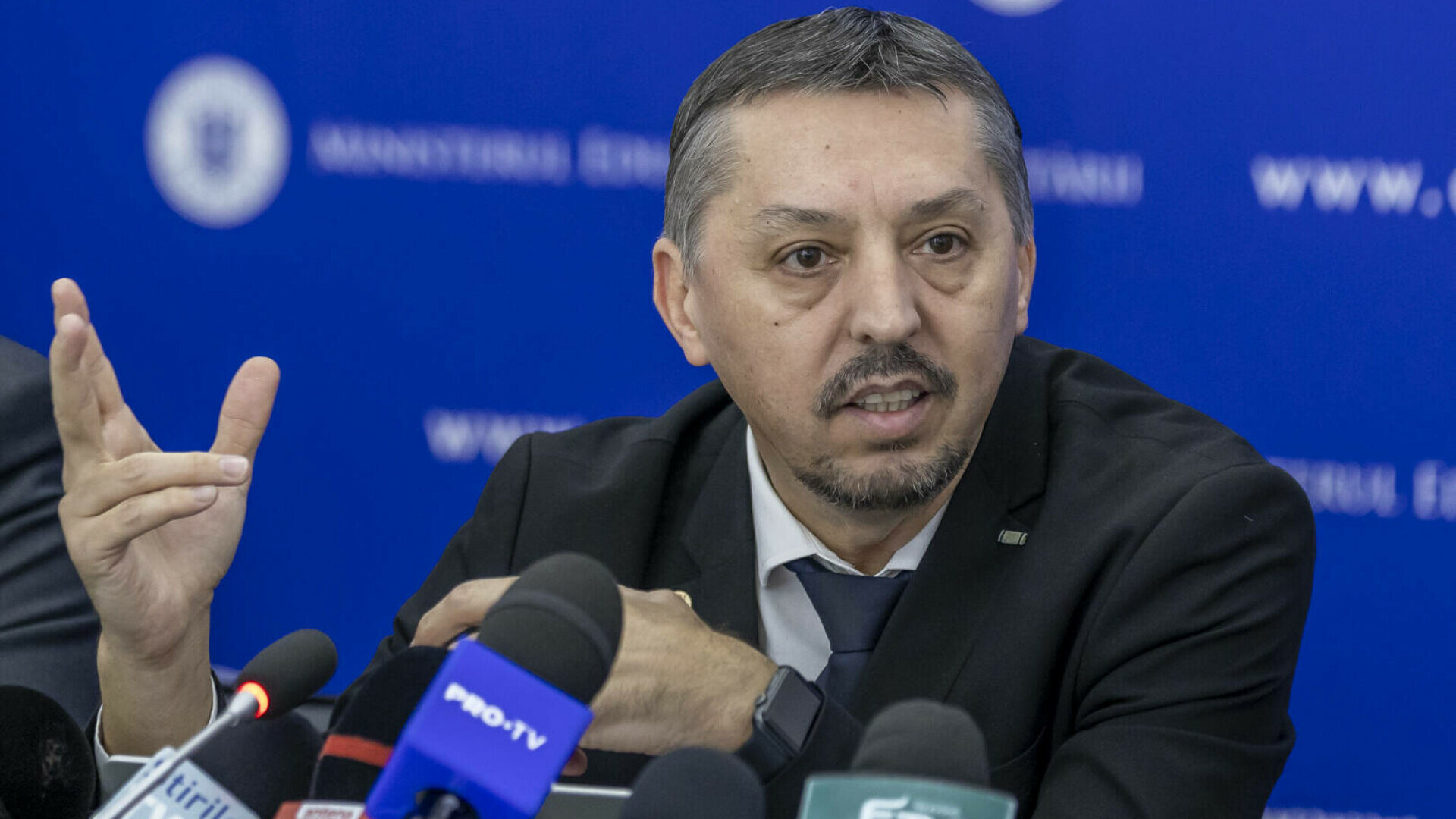 Ministrul Educaţiei afirmă că unii elevi din România ar putea beneficia de educaţie acasă. Ce condiţii trebuie îndeplinite