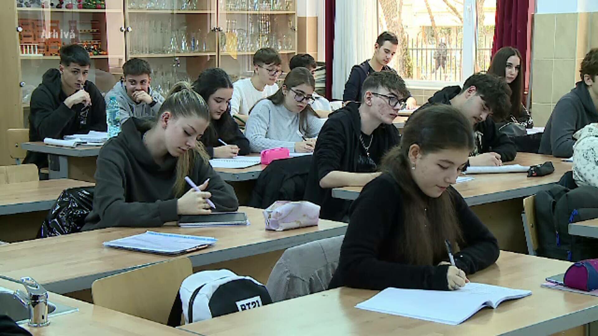 Structura Evaluării Naționale s-ar putea schimba. Examenul de la final de gimnaziu ar putea include acum 5 discipline