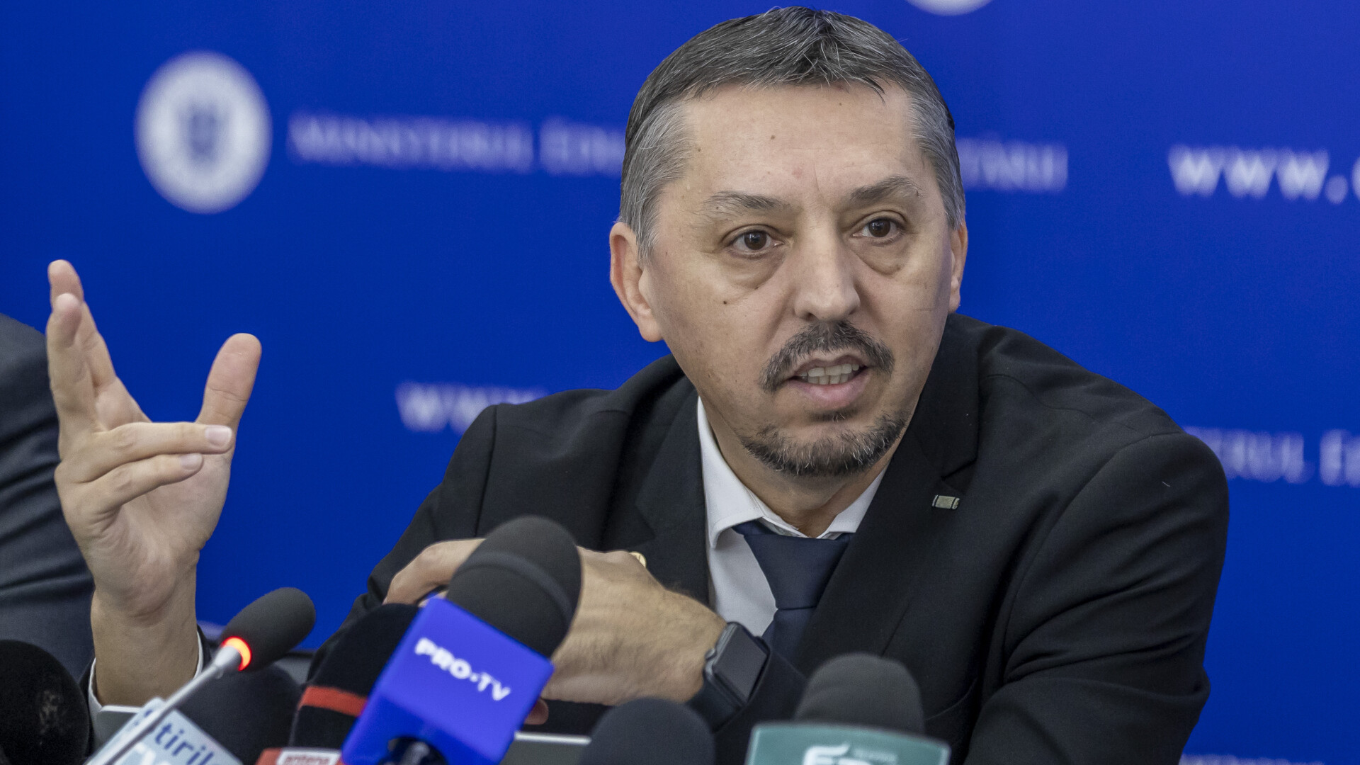 Daniel David propune ca șefii inspectoratelor școlare să fie oficial numiți politic: E o ipocrizie de care trebuie să scăpăm