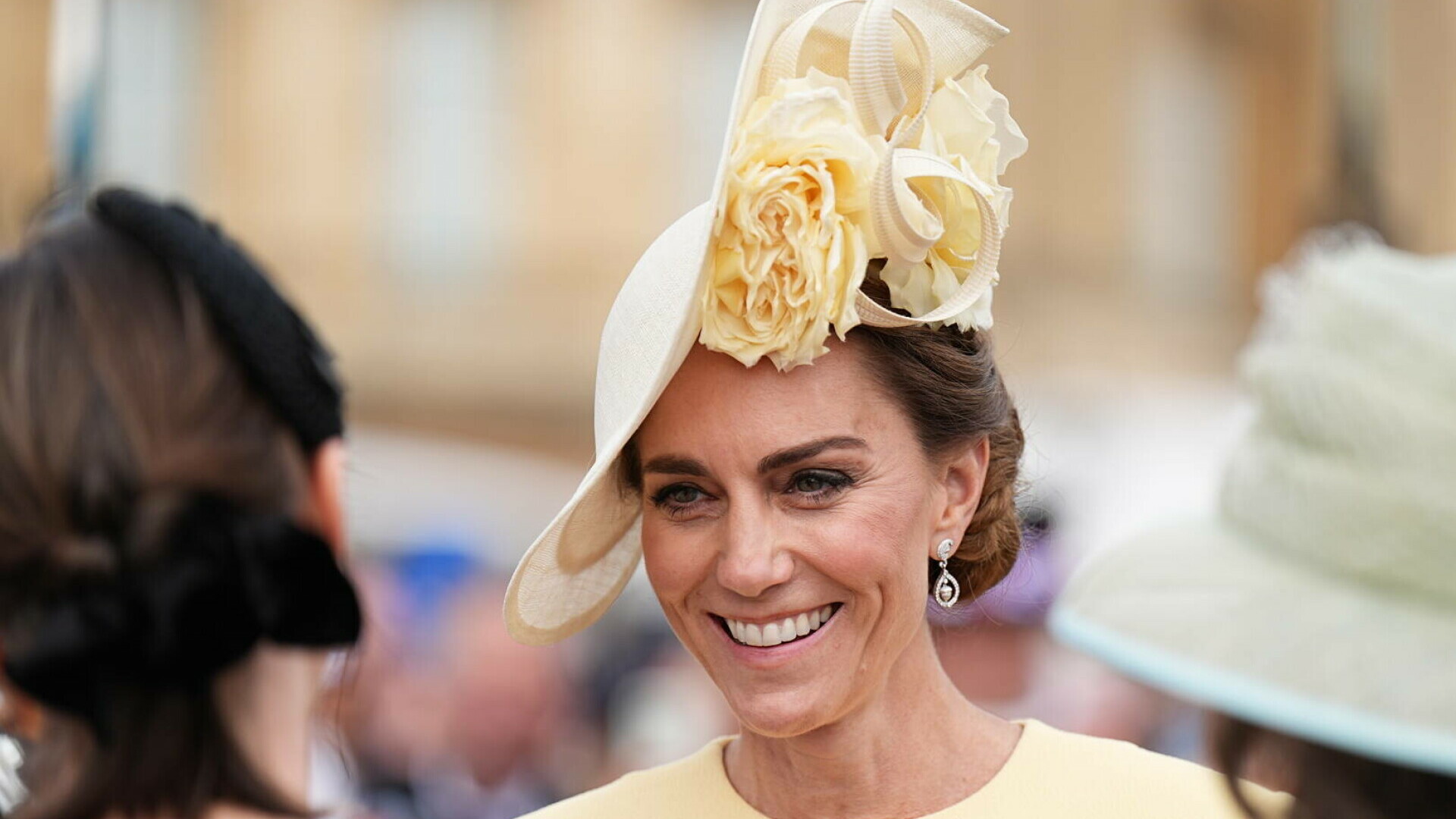 Prințesa Kate, apariție plină de eleganță la petrecerea din grădina Palatului Buckingham după 2 ani de absență. GALERIE FOTO