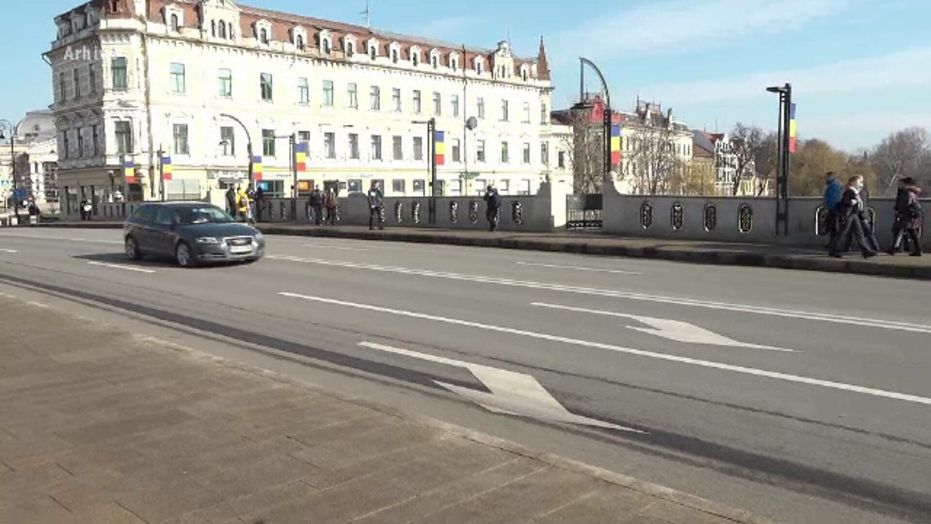 Polițiști din Oradea, cercetați după ce ar fi urmărit ilegal mașini și persoane prin camerele de supraveghere al orașului