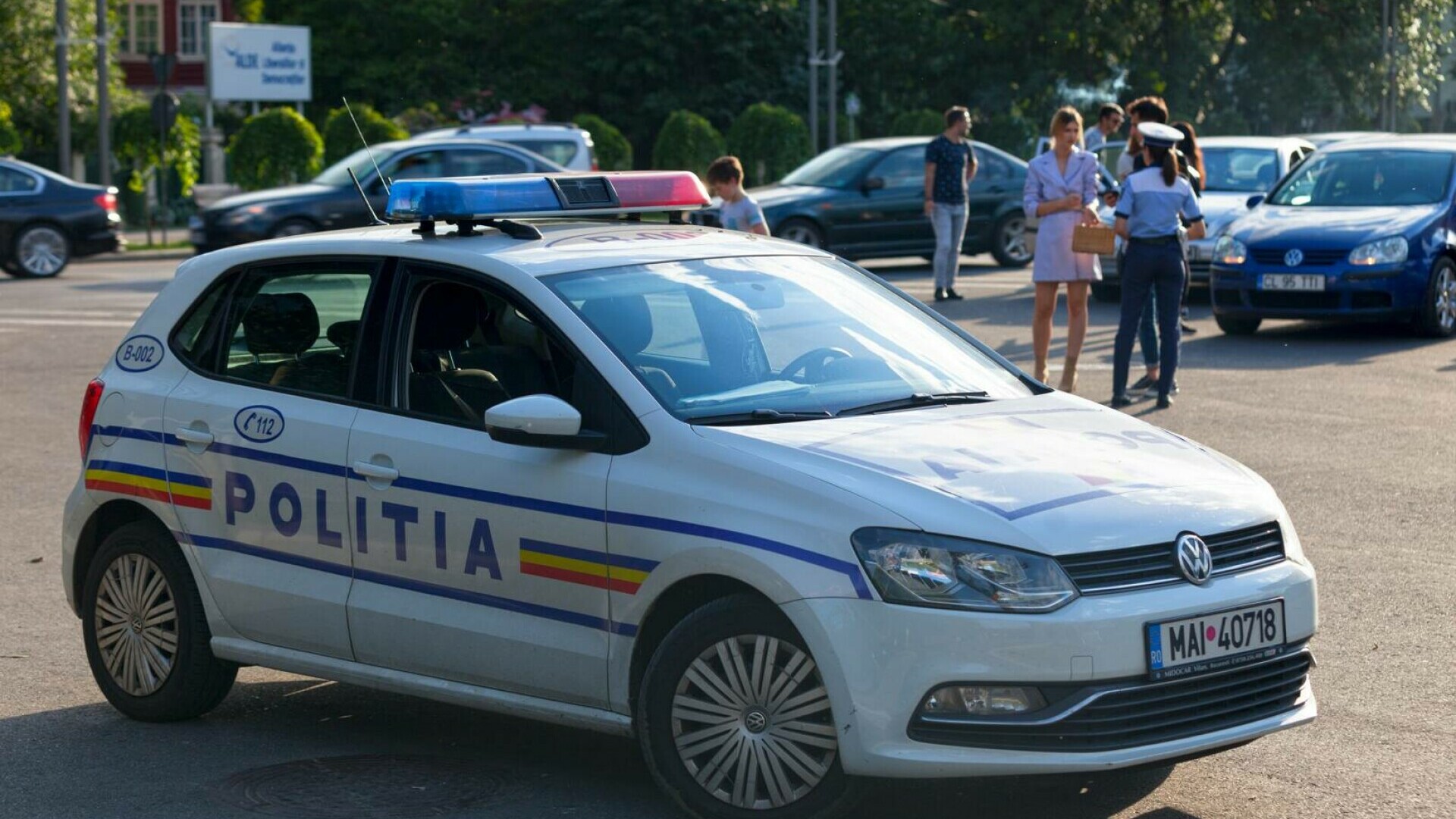 Un bărbat străin racola minore în București în scopuri sexuale. Ce i-a scris unei fete de 15 ani