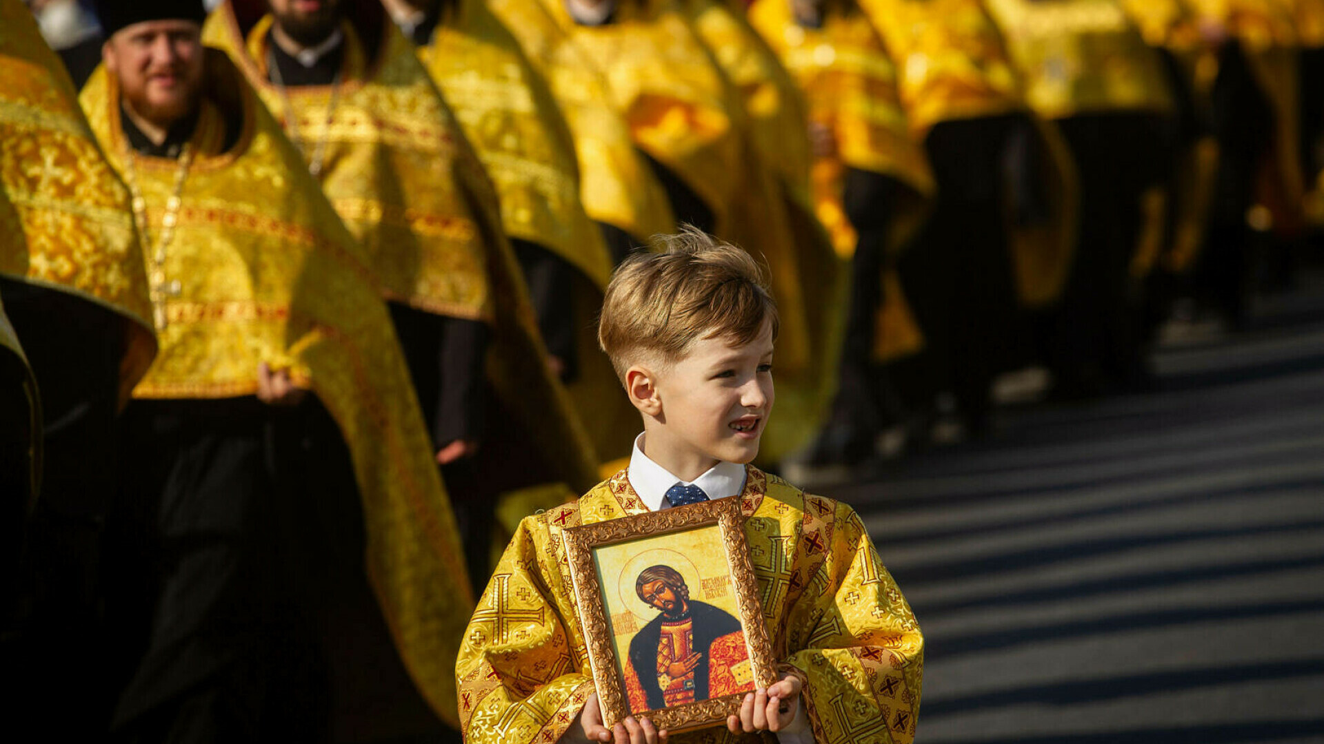 Biserica Ortodoxă Rusă care sfințește războiul ”invadează” discret Bulgaria. Marșuri pentru obligativitatea religiei în școli