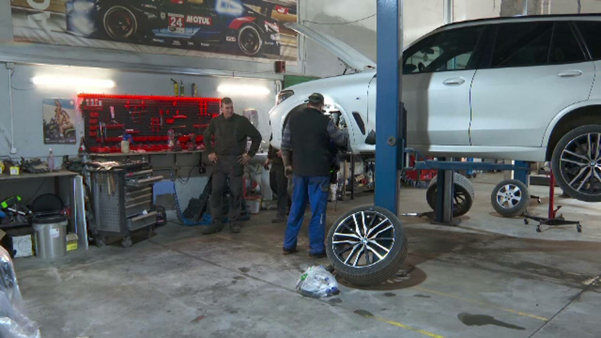 Tot mai multe service-uri auto renunță la contractele cu asigurătorii: ”75 de lei ora de manoperă este penibilă”