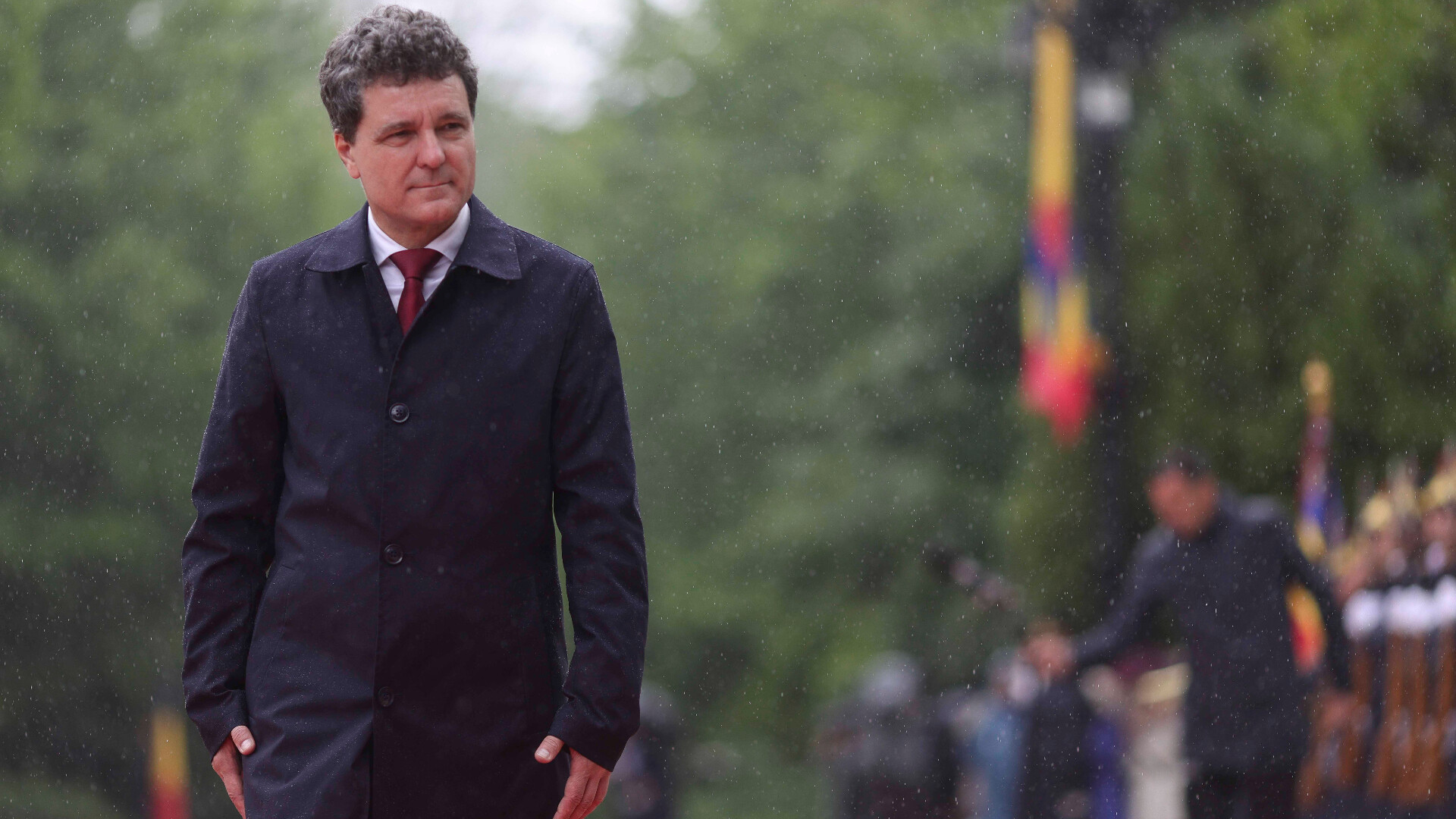 Analiză POLITICO: Nicușor Dan începe „o nouă muncă de coșmar” ca președinte al României