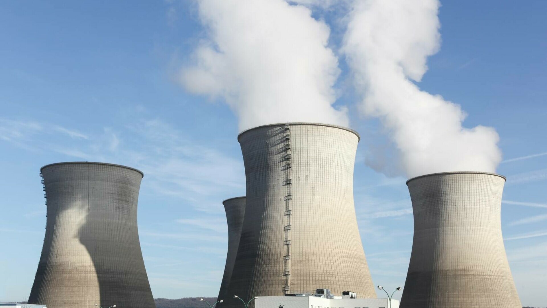 Europa se reorientează spre energia nucleară, în pofida controverselor