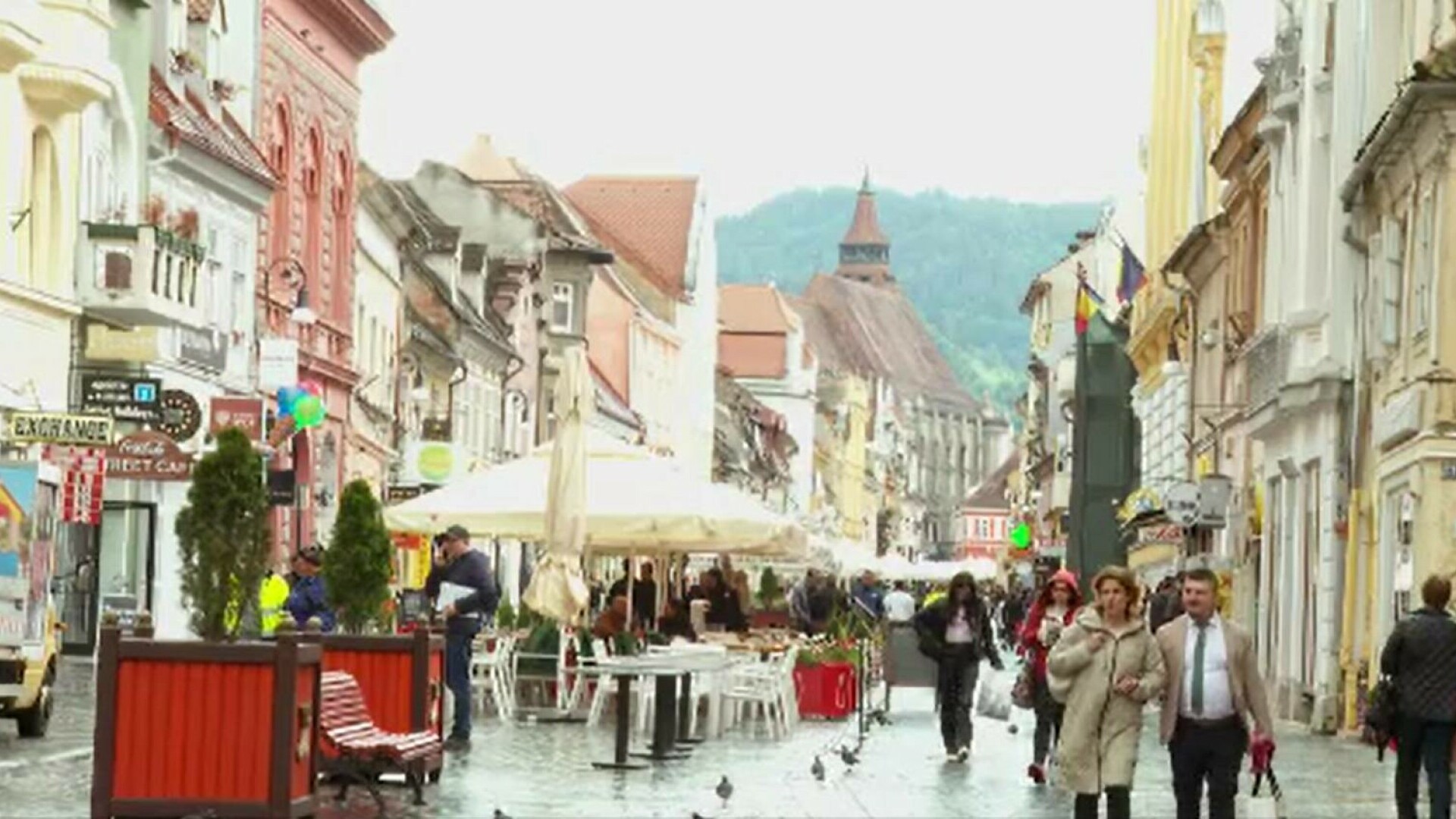 Vremea rea a provocat scăderi masive de vânzări la localurile cu terase. „Raportat la 2024 avem o scădere undeva la 30%”