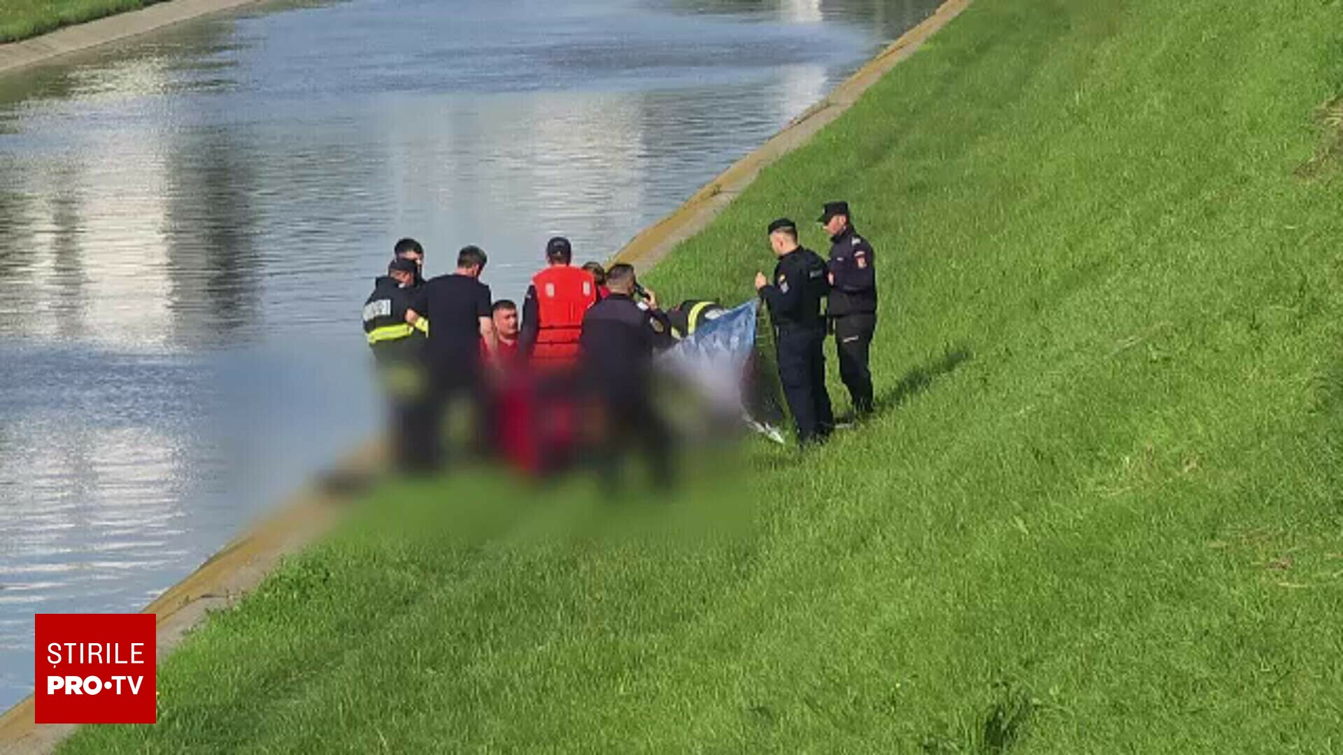 Un tânăr de 25 de ani din Iași se luptă pentru viața lui după ce a salvat o fetiță de la înec din apele unui râu