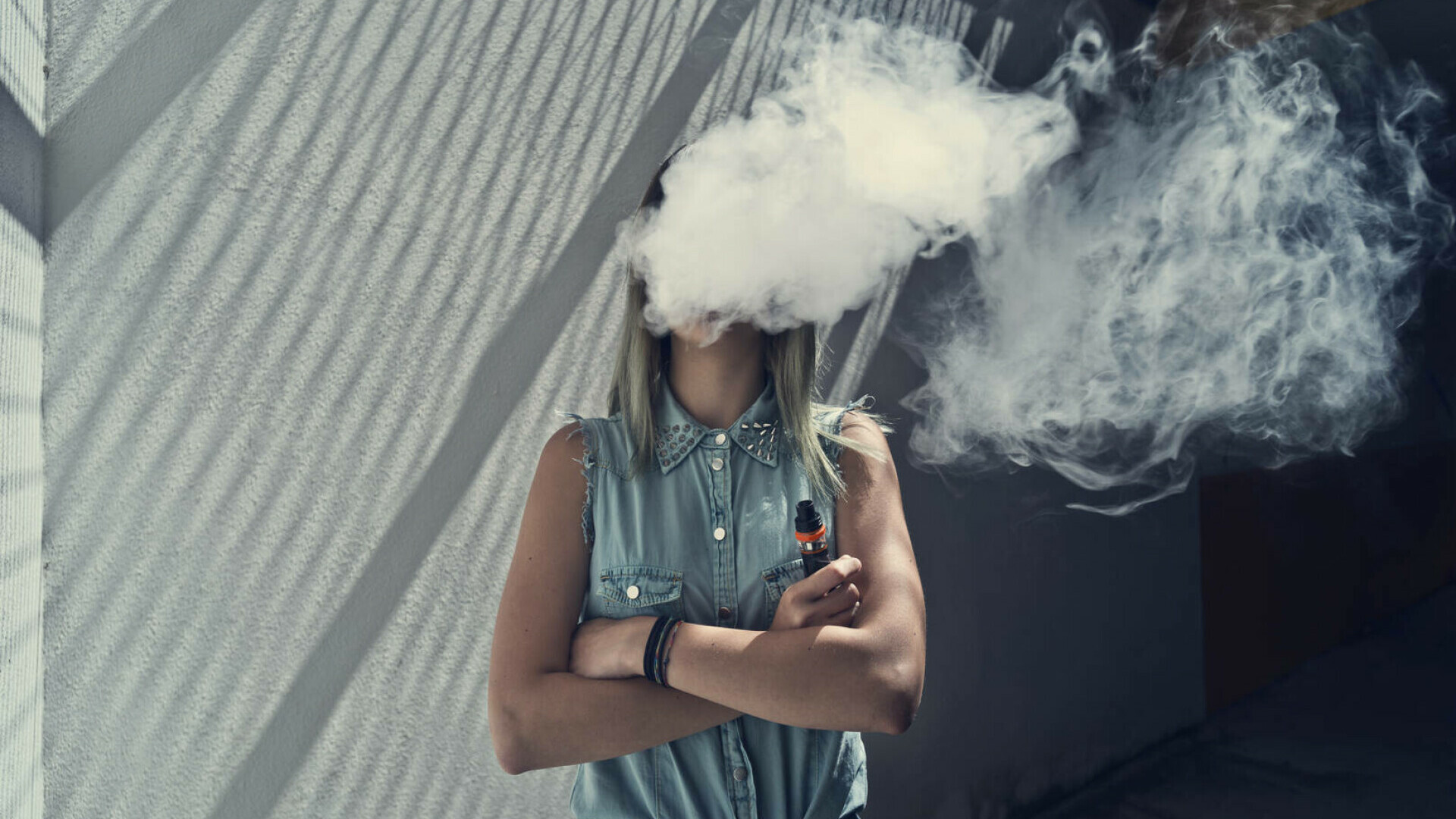 Țigarete electronice cu droguri mortale vândute copiilor prin Snapchat. Dealerii s-au trezit cu polițiștii la ușă