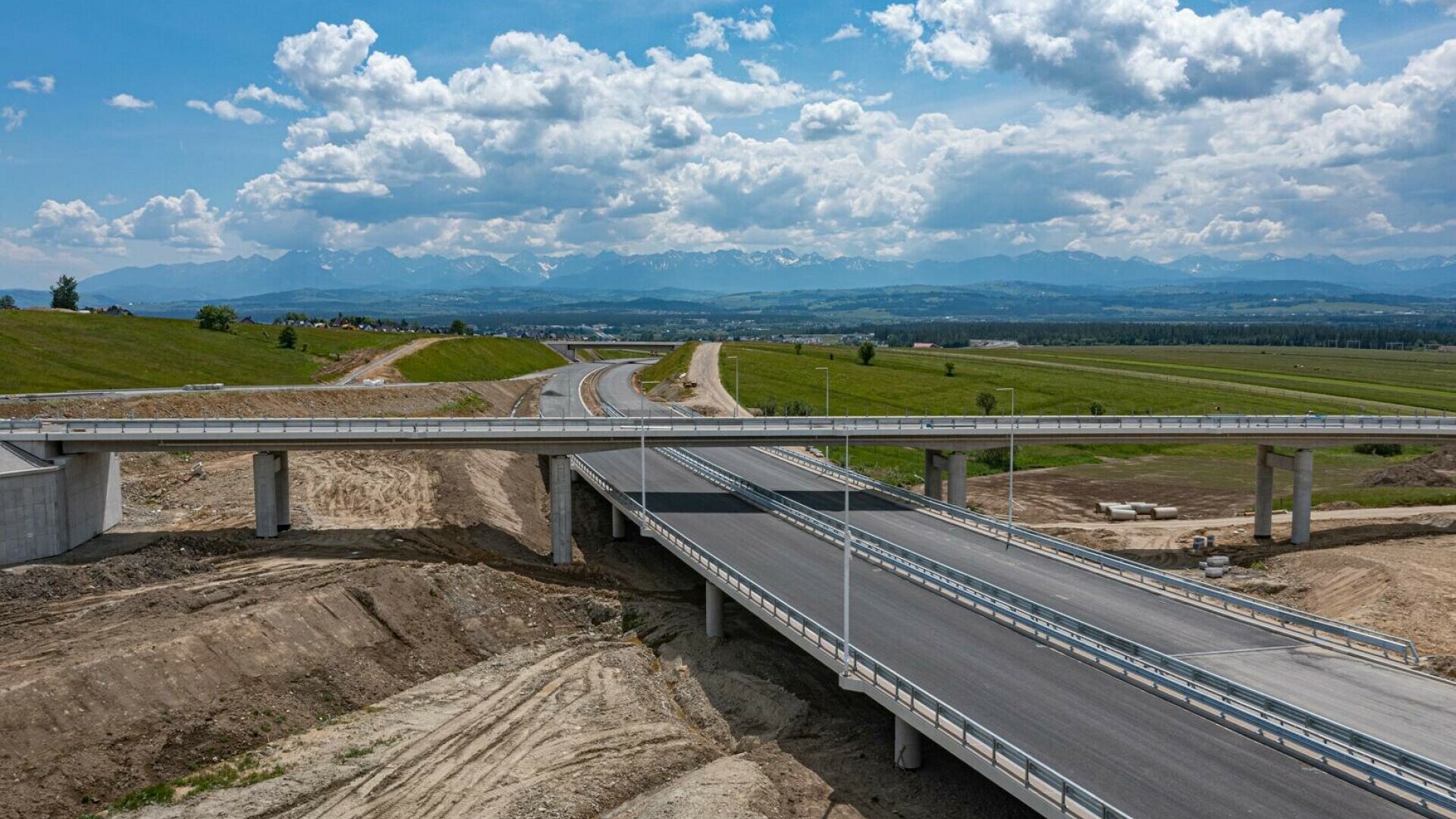Autostrada Unirii, în pericol. Constructorul care a câștigat două loturi cere rezilierea „amiabilă”. Motivul invocat