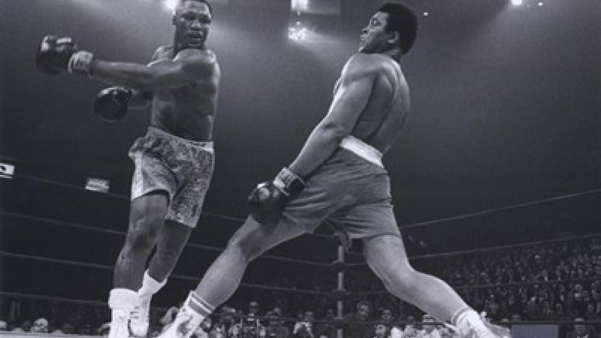 Joe Frazier si Muhammad Ali