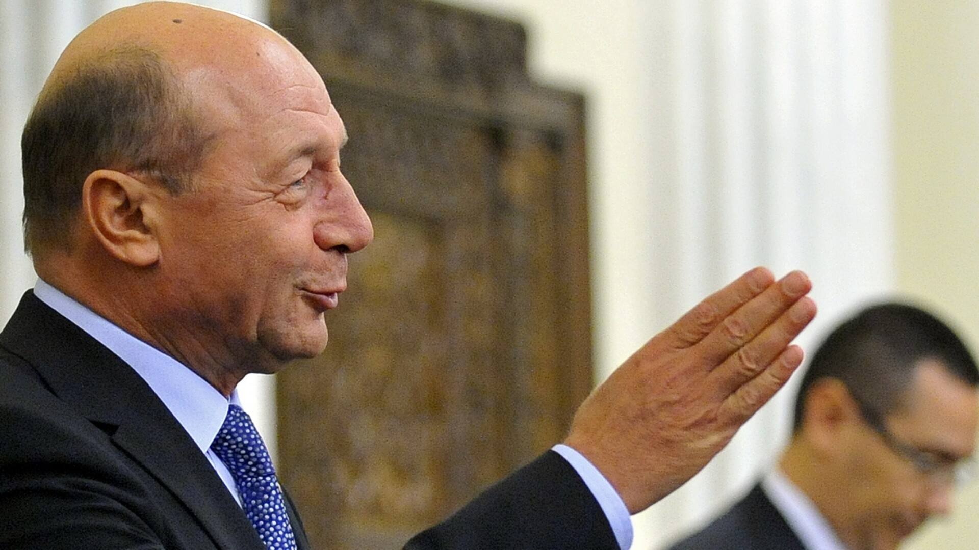 Traian Basescu, Victor Ponta - cover