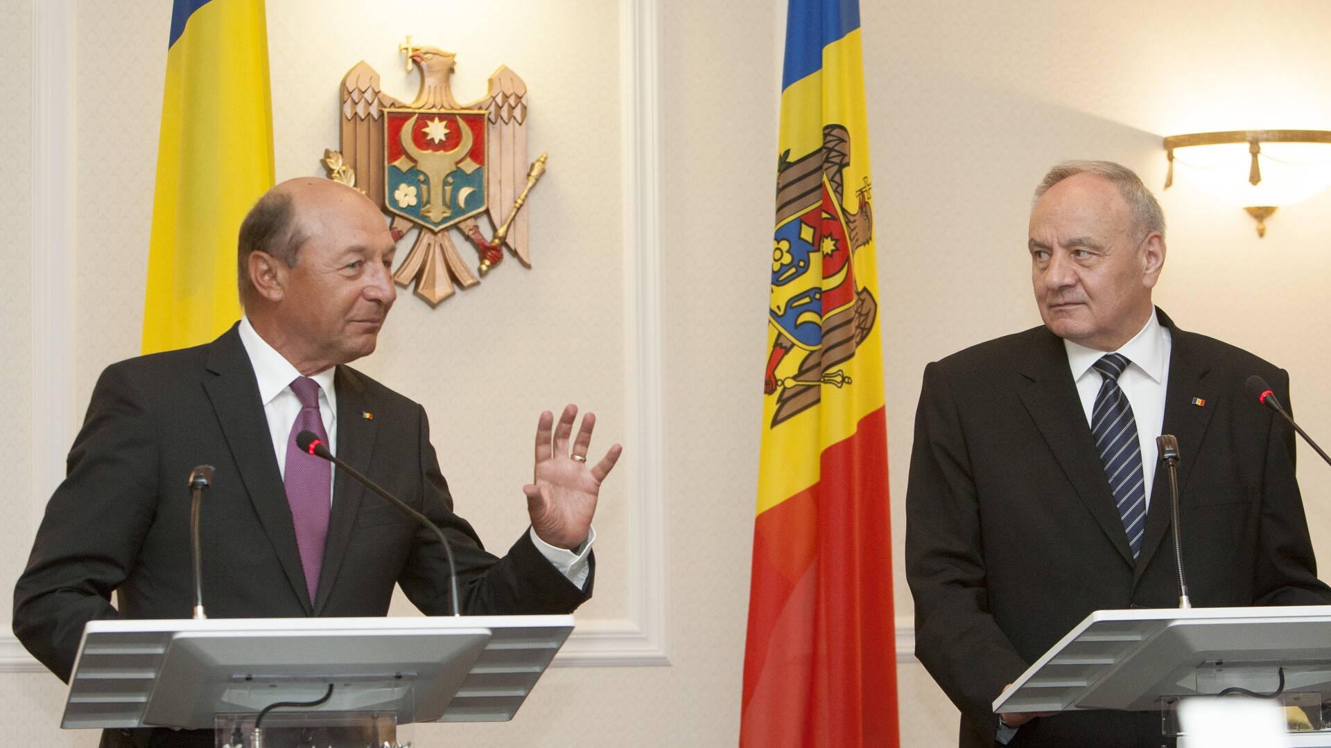 Traian Basescu, Nicolae Timofti