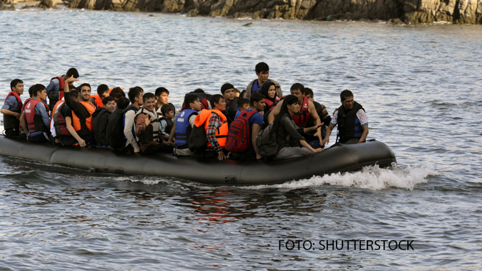 barca cu refugiati