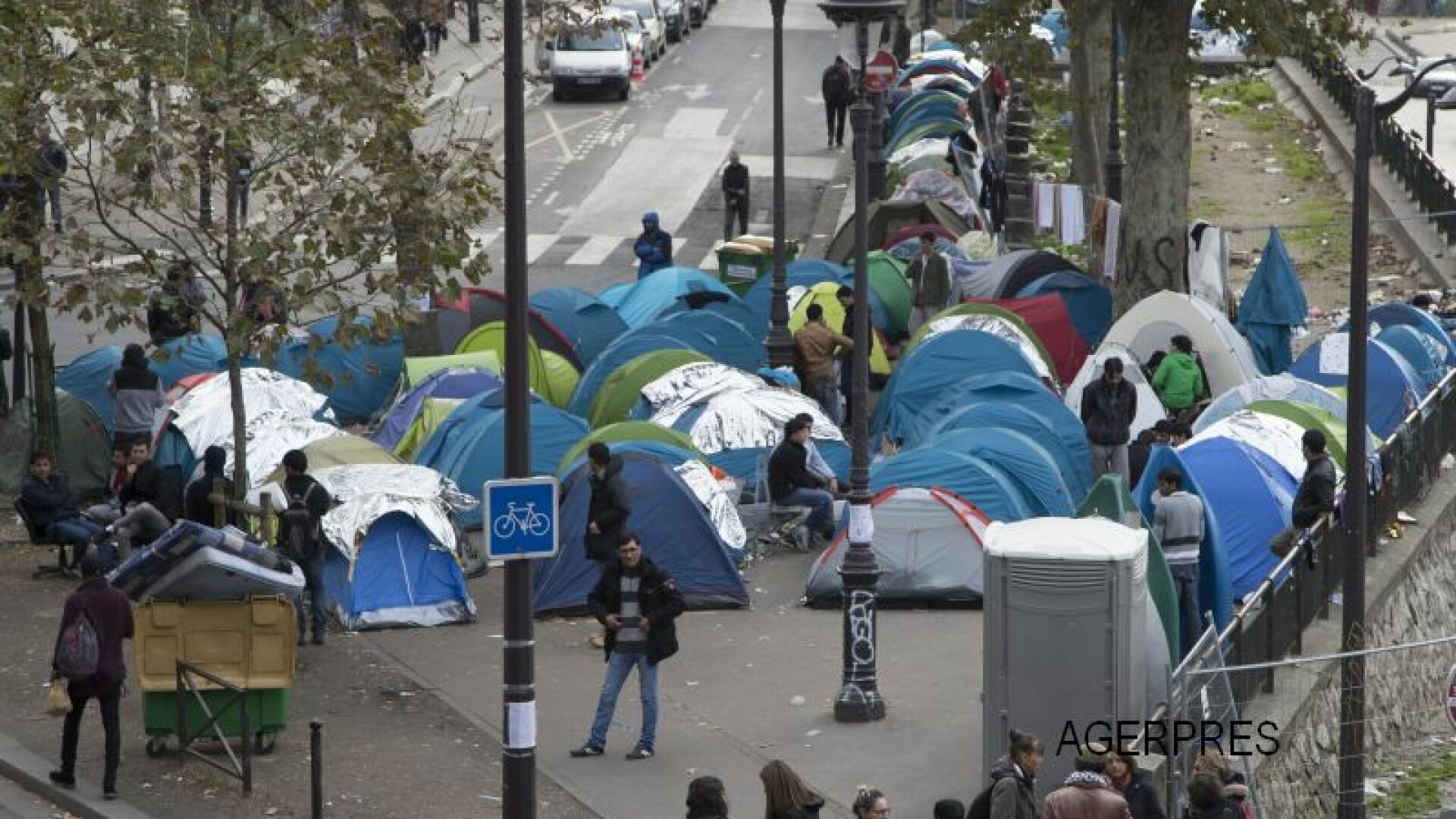 Calais refugiati