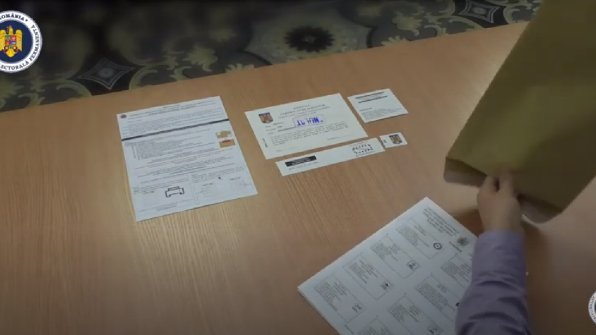 Cum se votează prin corespondență. Ghid video, trimis alegătorilor români din străinătate