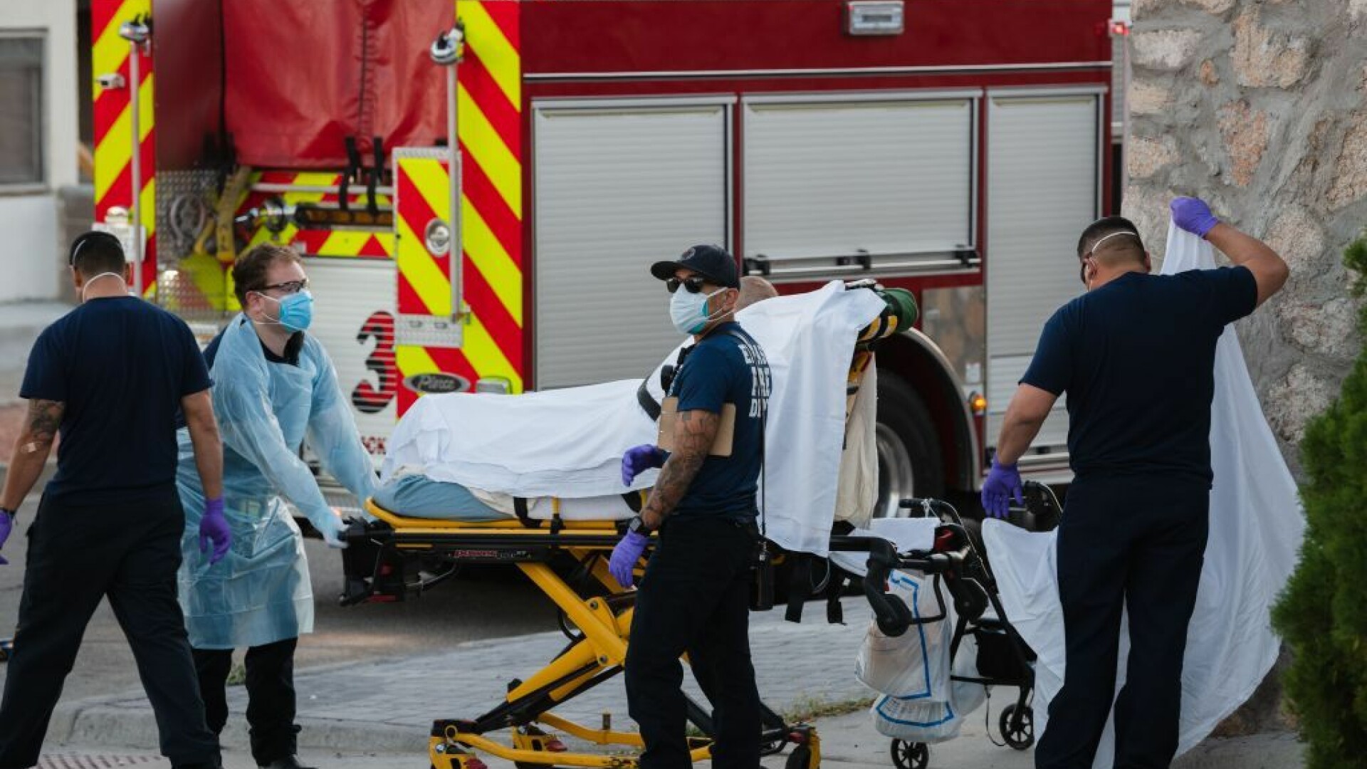 Deținuți din El Paso, Texas, chemați să transporte saci cu pacienți morți de Covid - 4
