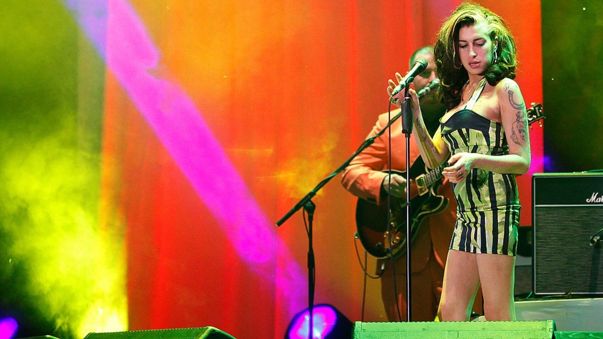 Rochia purtată de Amy Winehouse la ultimul său concert, vândută cu 243.200 de dolari
