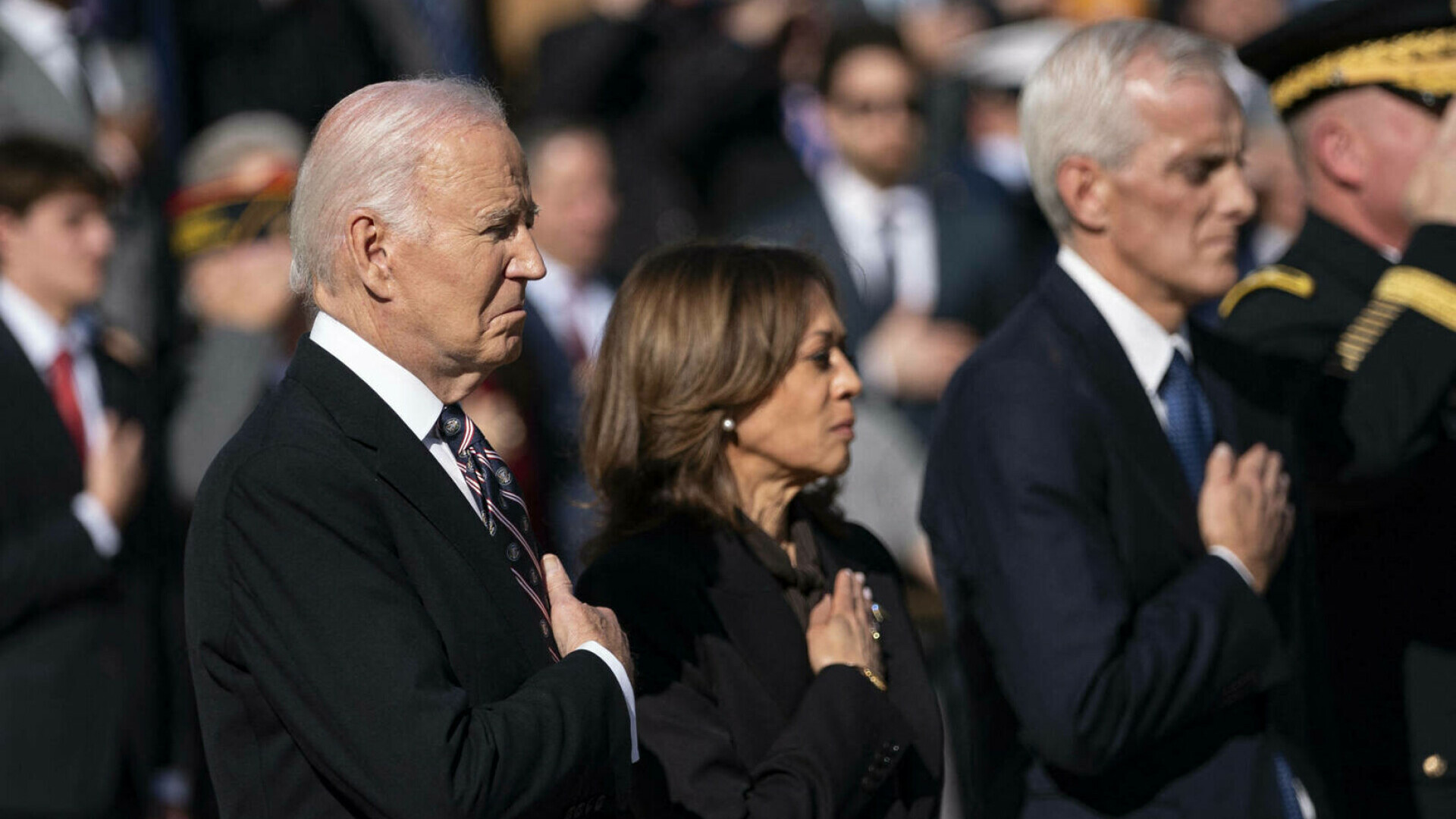 Prima apariție a lui Joe Biden și Kamala Harris împreună, după înfrângerea în alegeri. Cine le-a stat alături