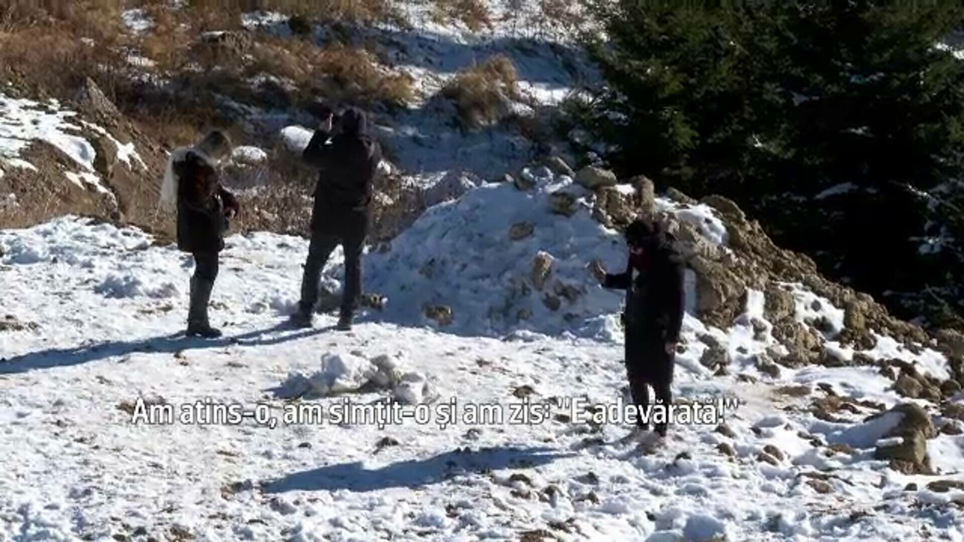 Primii fulgi de nea în masivul Postăvaru cu turiști admirând peisajul spectaculos înainte de sezonul de schi | sursa foto: Stirile ProTV