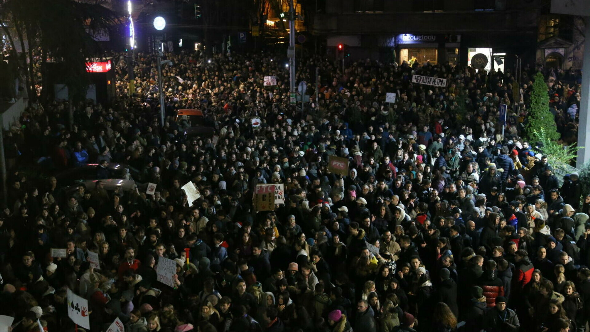 Un an de la „Colectivul Serbiei”. Zeci de mii de oameni vor ieși în stradă să-l conteste pe Aleksandar Vucic